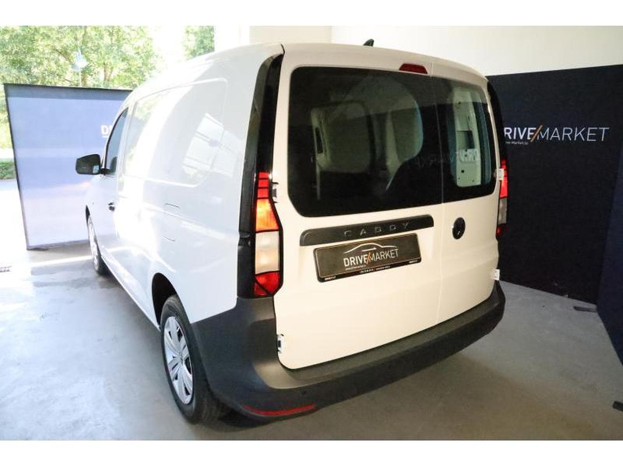 VW Caddy V Fourgon (2025) - Photo 6