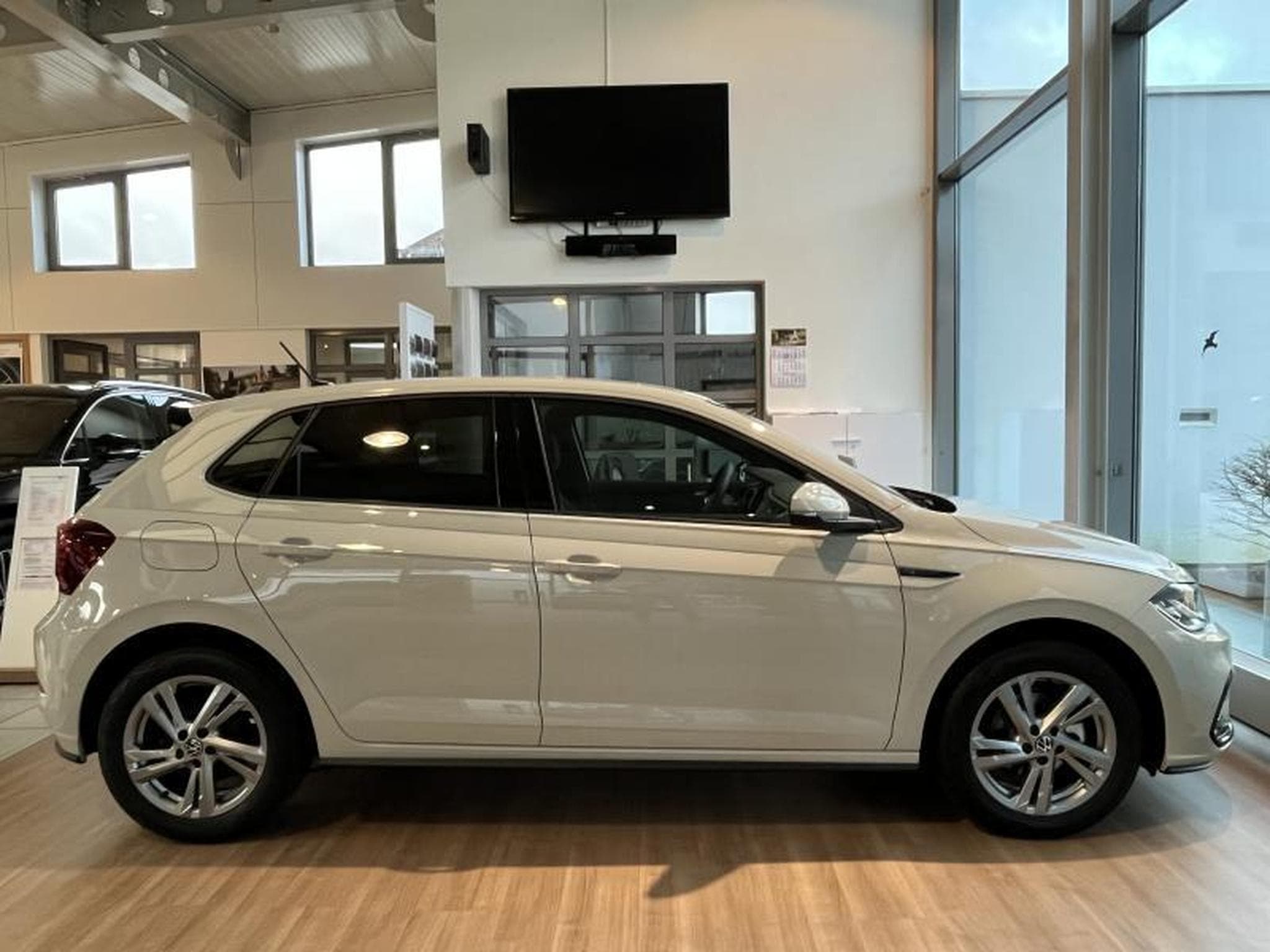 VW Polo R-Line (2024) - Photo 2
