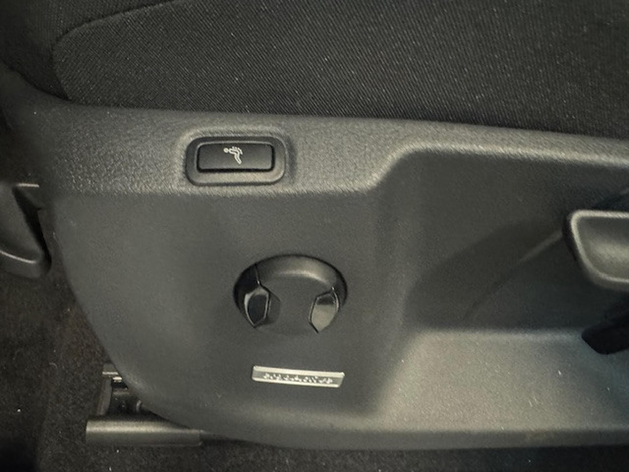 VW Touran VOLKSWAGEN TOURAN EN STOCK COMFORTLINE LED DSG ERGO SITZE SI (2024) - Photo 16