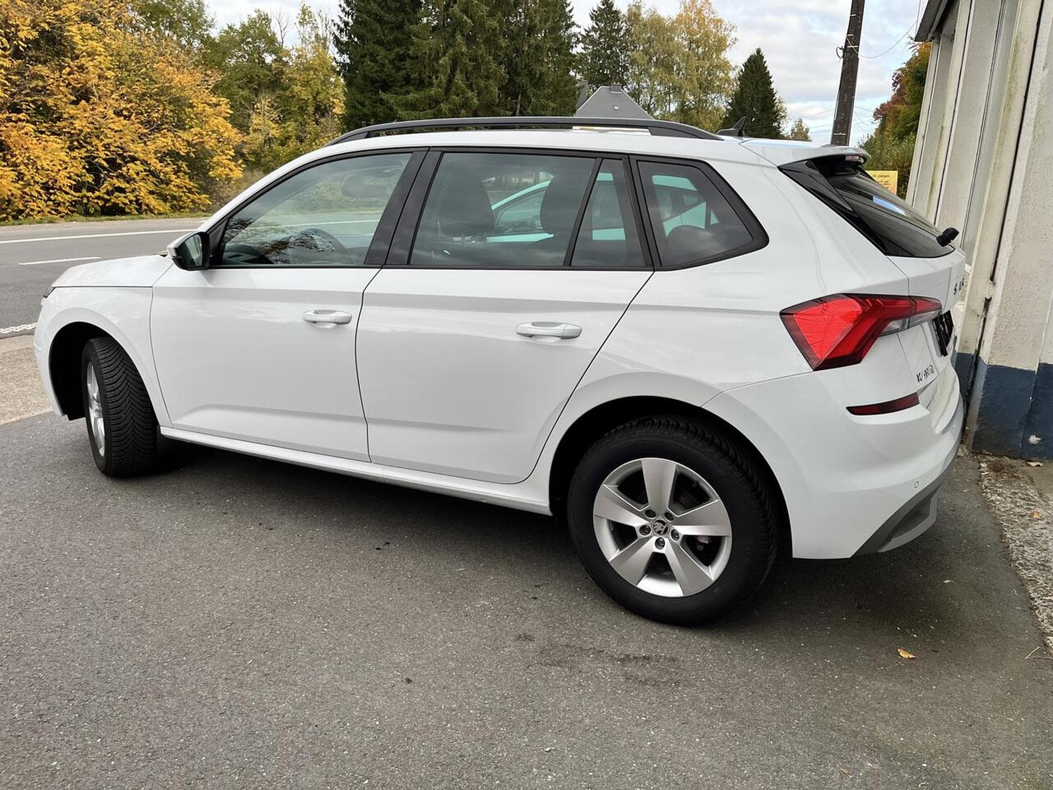 Skoda Kamiq 1.0 TSI DSG Style + camera + clim auto - sg chauffants + Gar (2024) - Photo 2