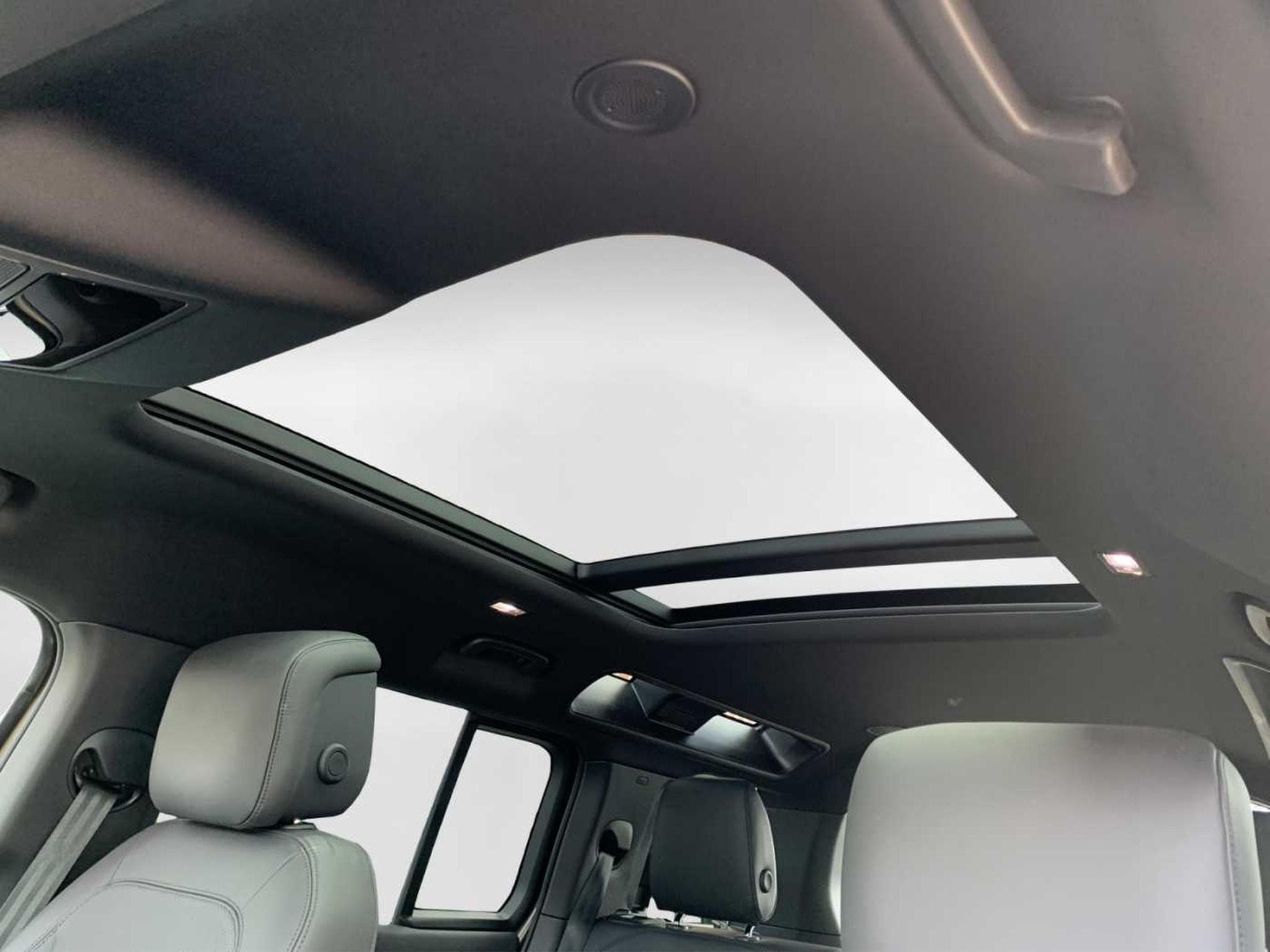 Land-Rover Defender D300 110 X-Dynamic HSE +22 ZOLL +MATT +AHK +BLACK PACK (2025) - Photo 12