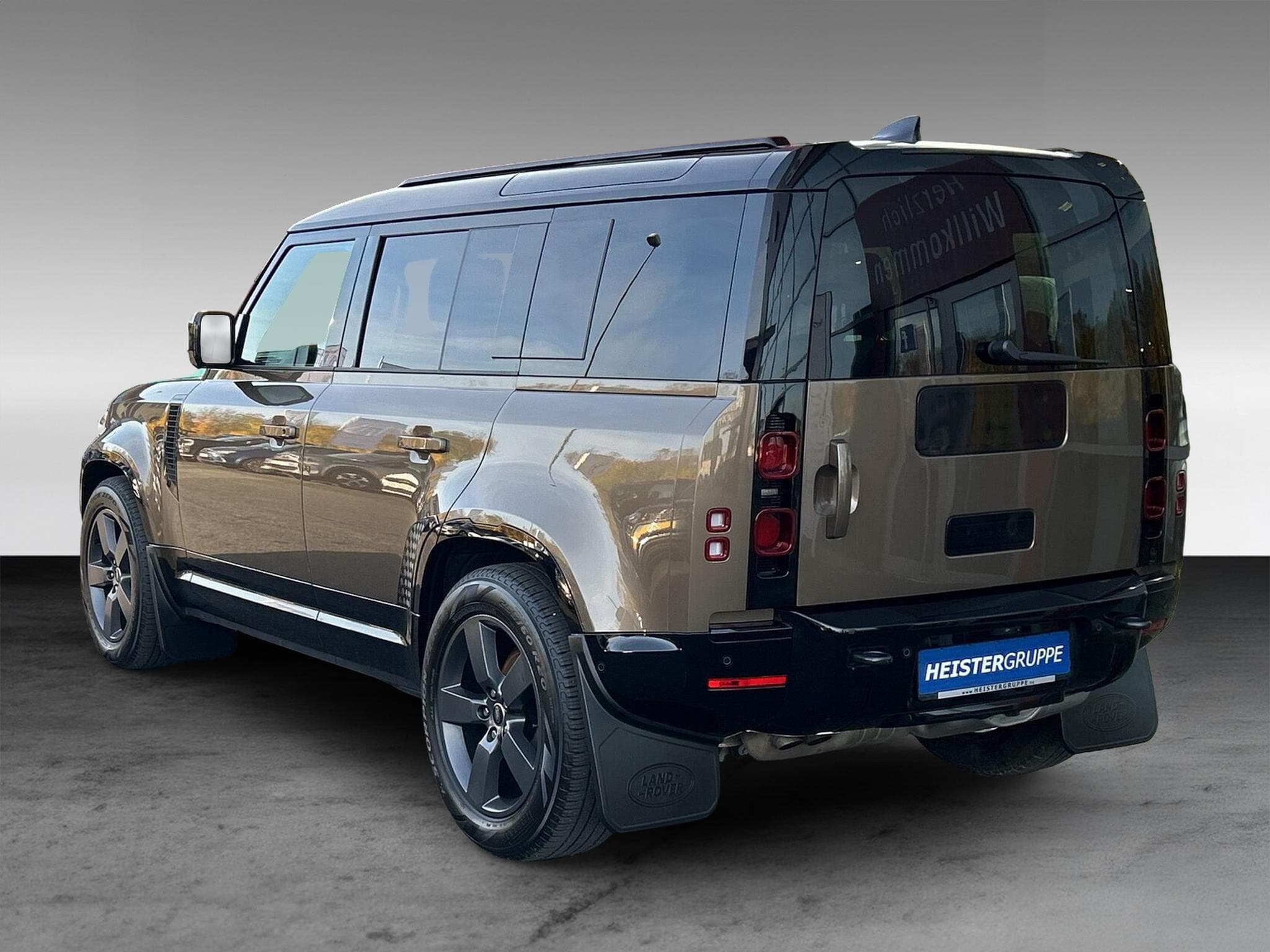 Land-Rover Defender 3.0 D300 X-Dynamic HSE +AHK +PANORAMADACH (2024) - Photo 4