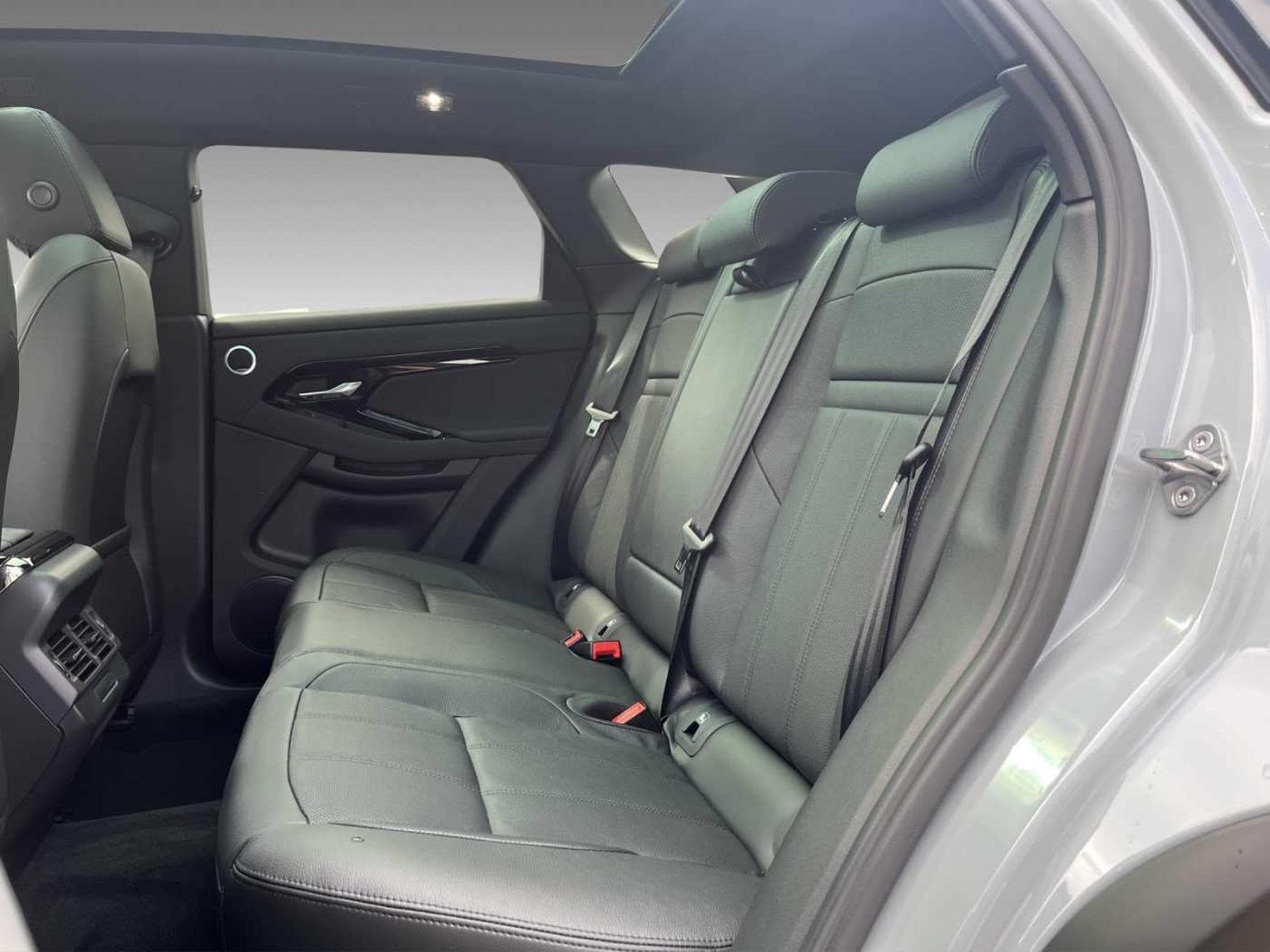 Land-Rover Range Rover Evoque P200 Dynamic SE PANORAMADACH BLACK PACK (2025) - Foto 8