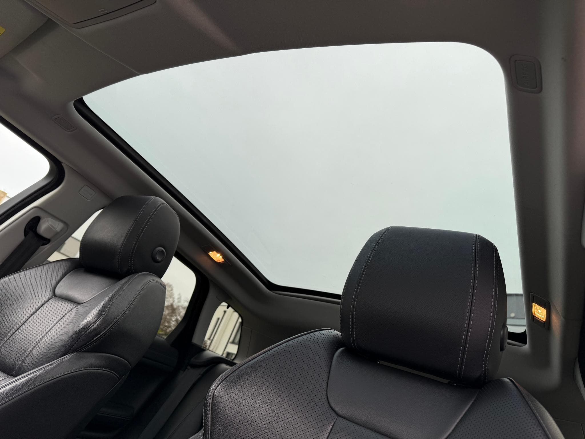 Land-Rover Range Rover Evoque 2.0 TD4 SE DYNAMIC AWD 180 PS AUTO. (2016) - Photo 10