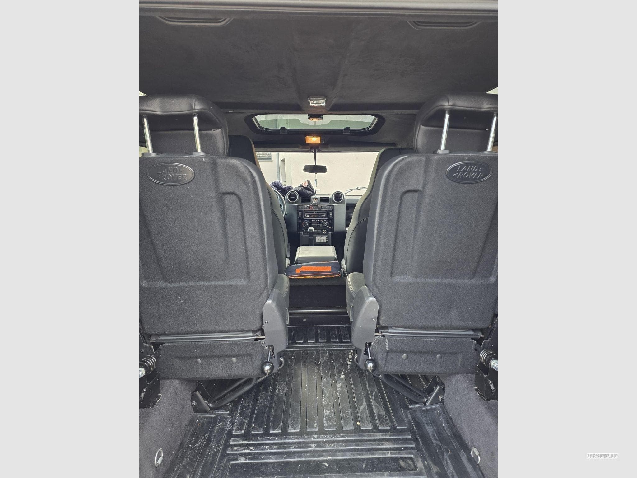 Land-Rover Defender (2014) - Photo 4