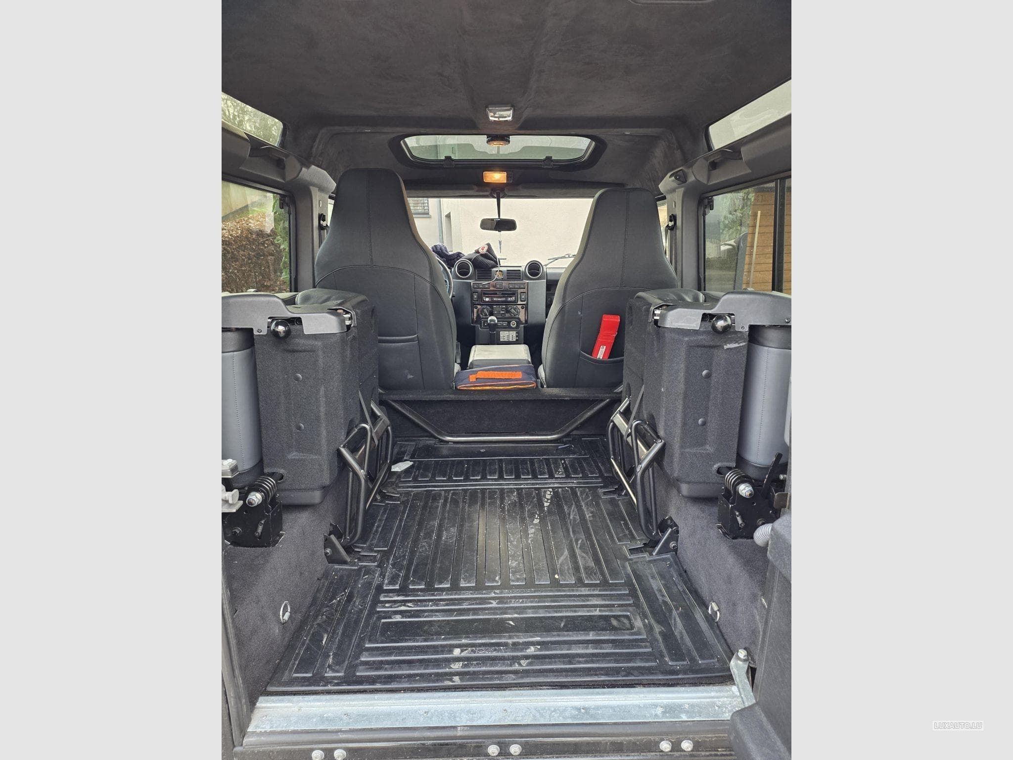 Land-Rover Defender (2014) - Photo 5