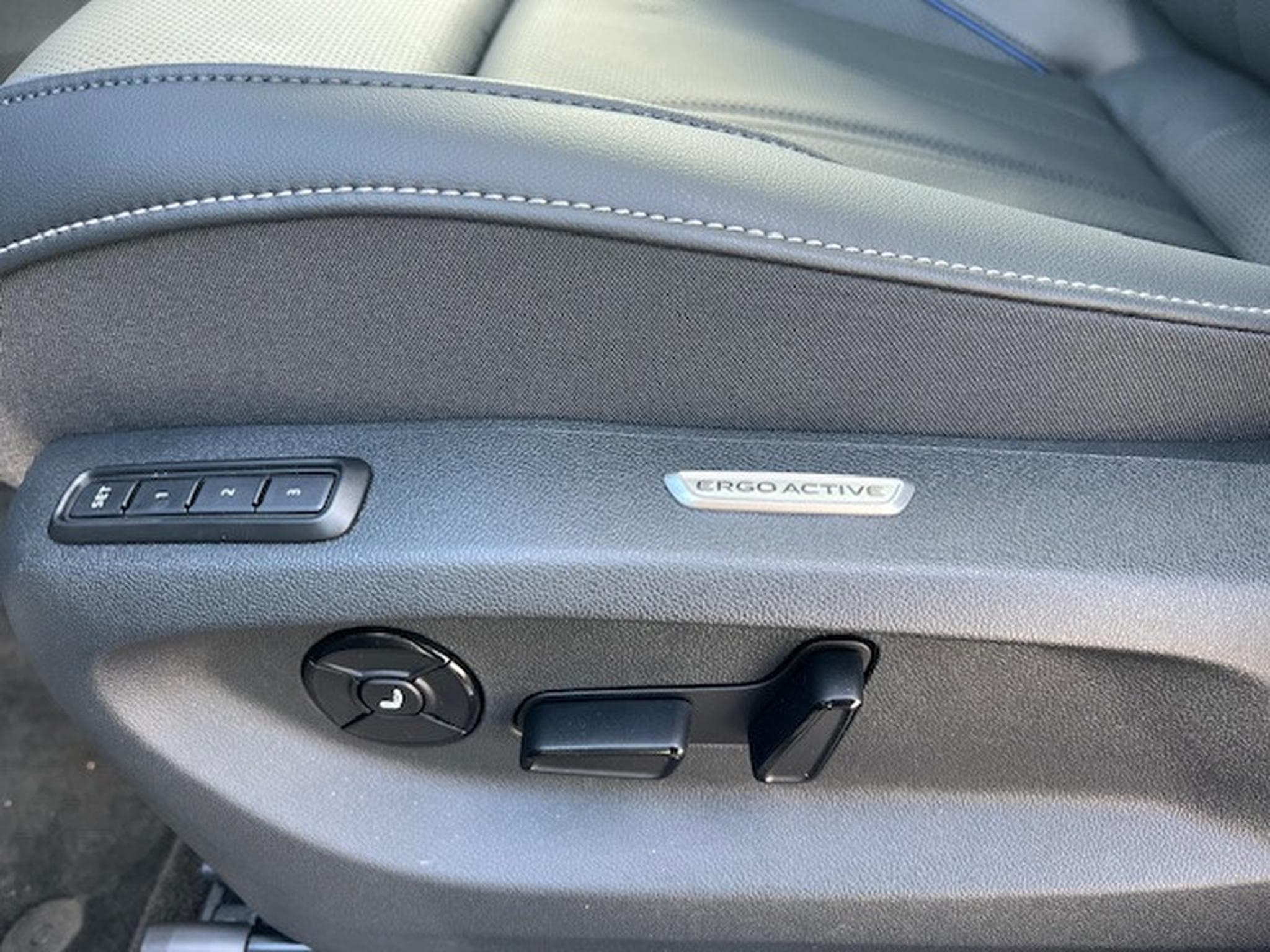 VW Tayron R-Line 142 kW 2.0 TDI DSG (2025) - Photo 4