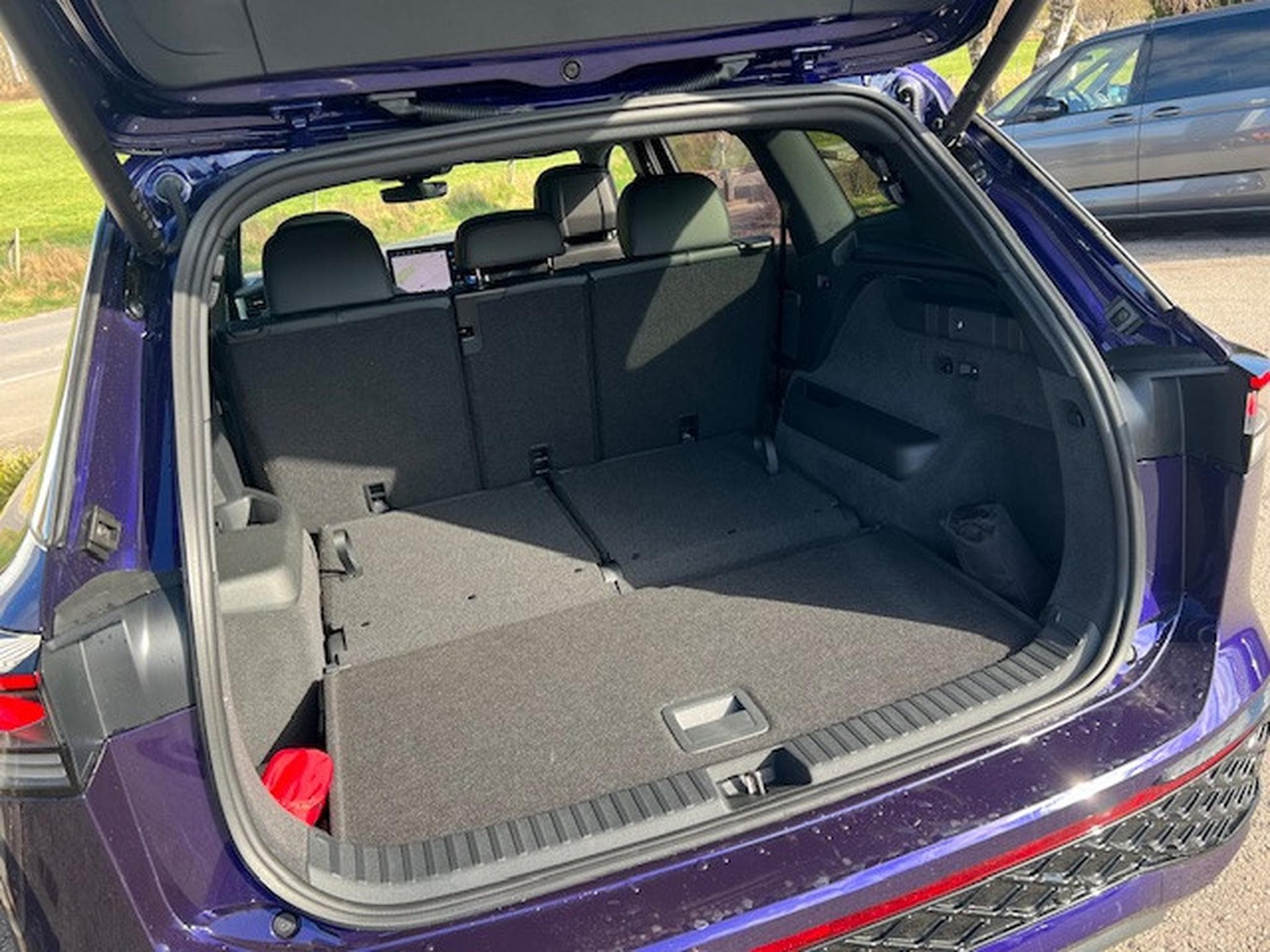 VW Tayron R-Line 142 kW 2.0 TDI DSG (2025) - Photo 7