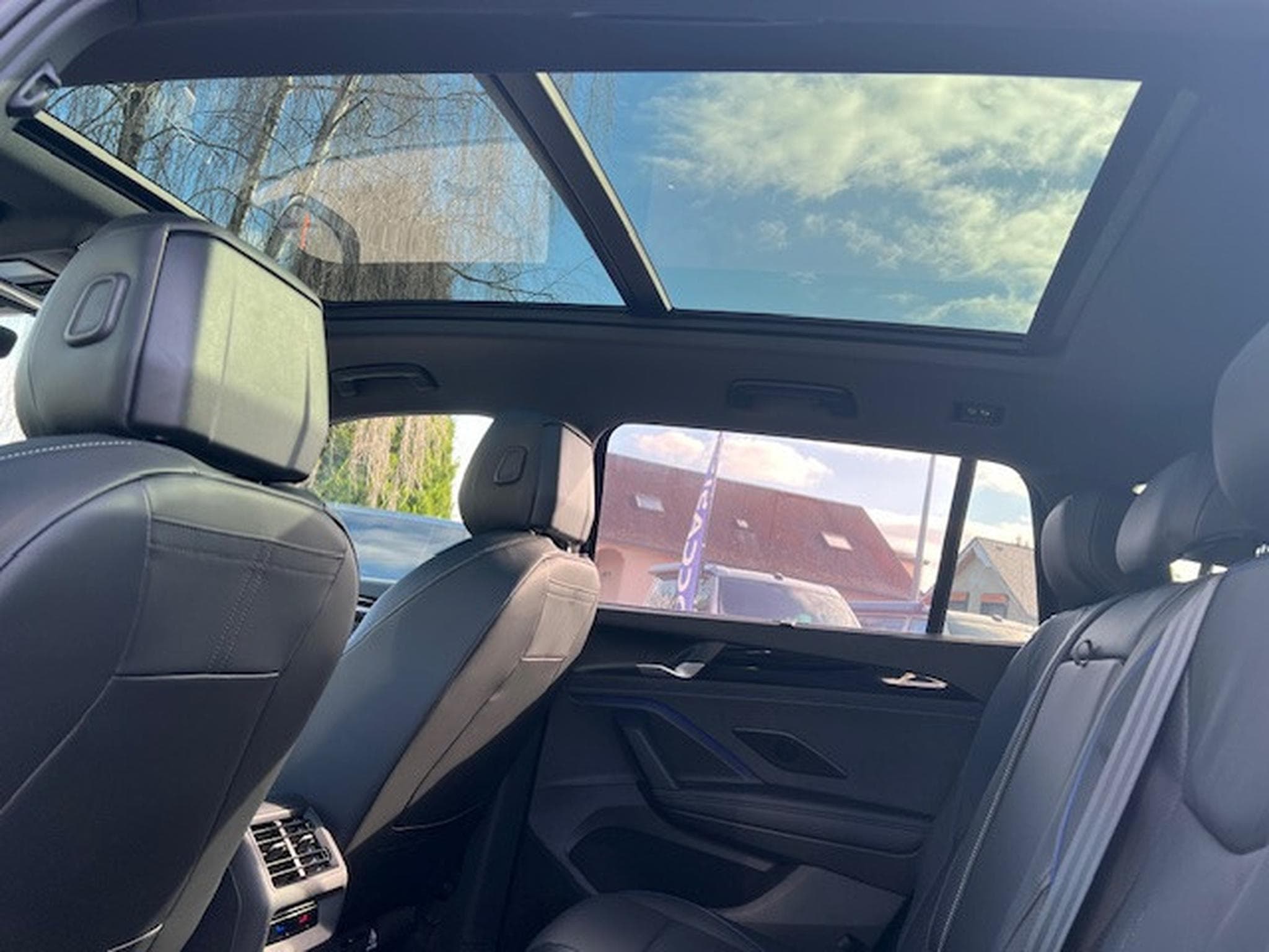 VW Tayron R-Line 142 kW 2.0 TDI DSG (2025) - Photo 13