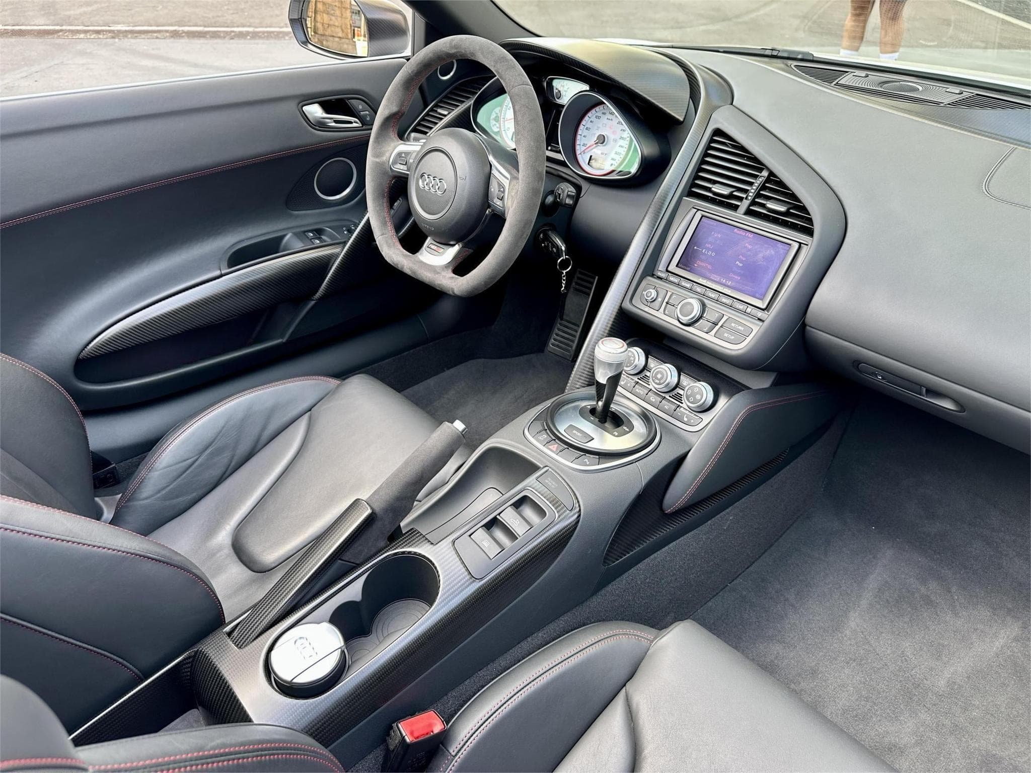 Audi R8 GT Spyder 5.2 V10 560ch 227/333 (2013) - Photo 20