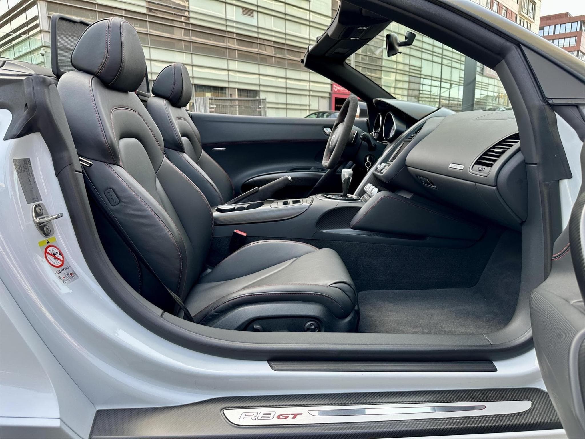 Audi R8 GT Spyder 5.2 V10 560ch 227/333 (2013) - Photo 21