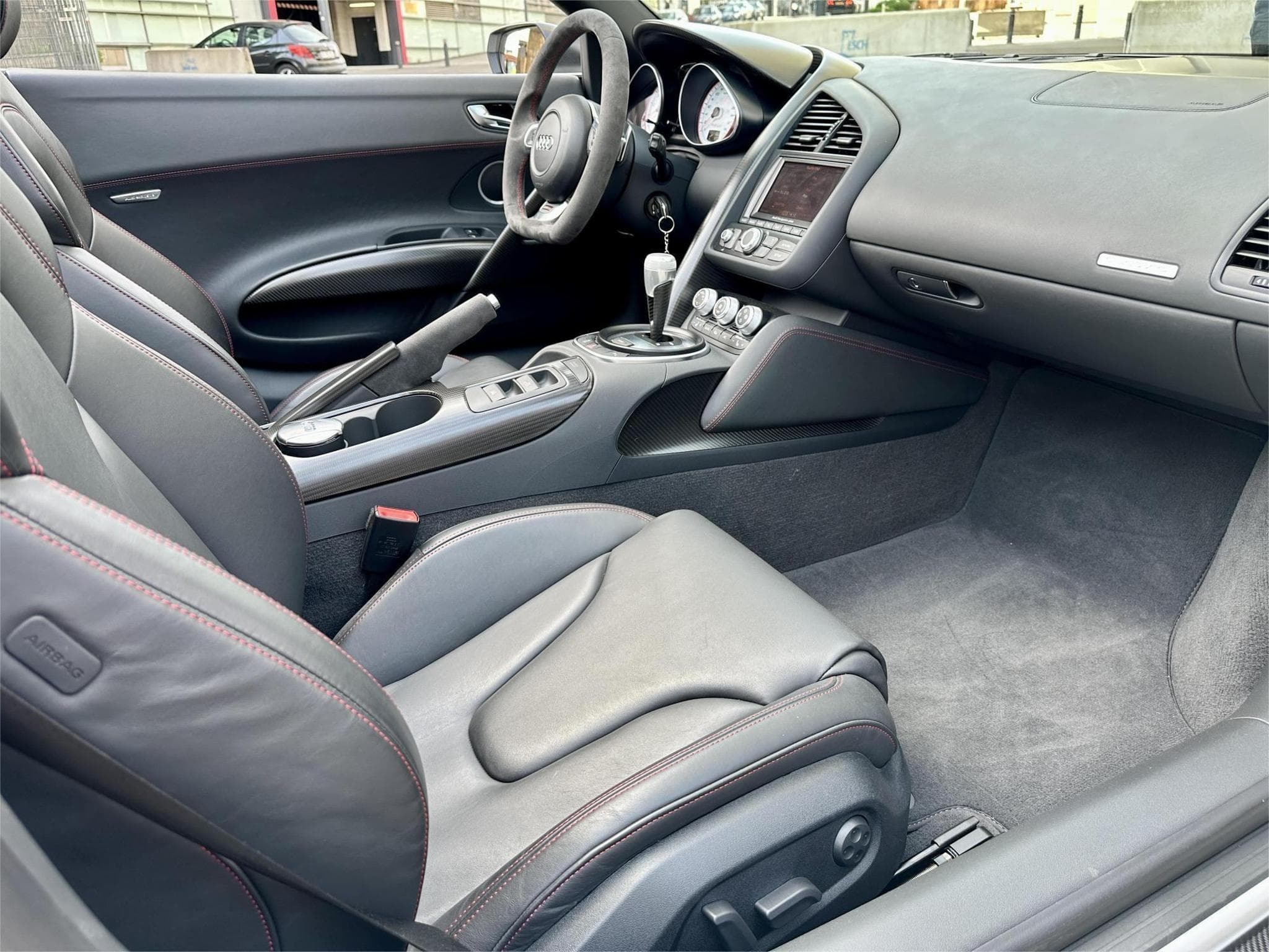 Audi R8 GT Spyder 5.2 V10 560ch 227/333 (2013) - Photo 22