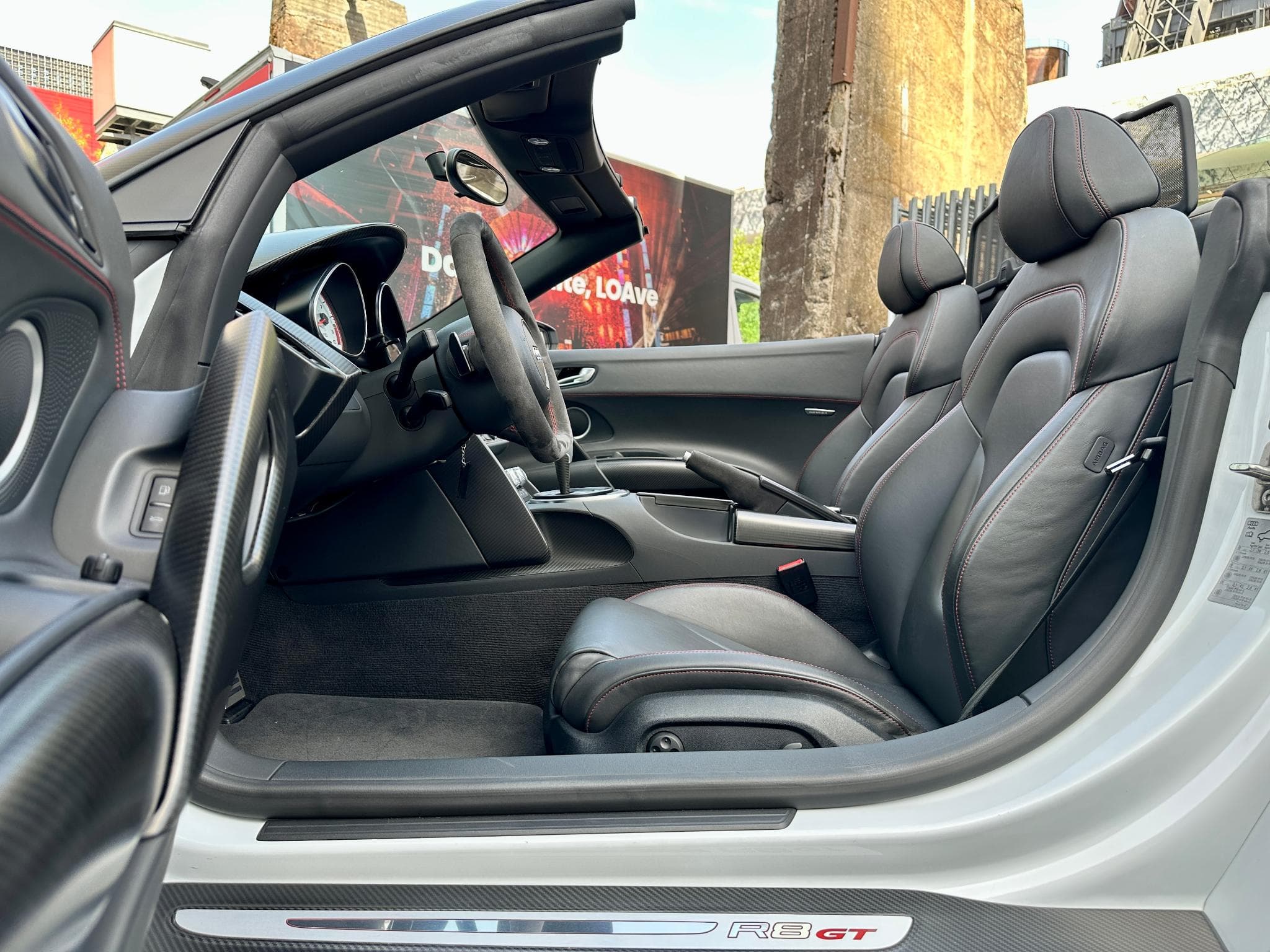 Audi R8 GT Spyder 5.2 V10 560ch 227/333 (2013) - Photo 12