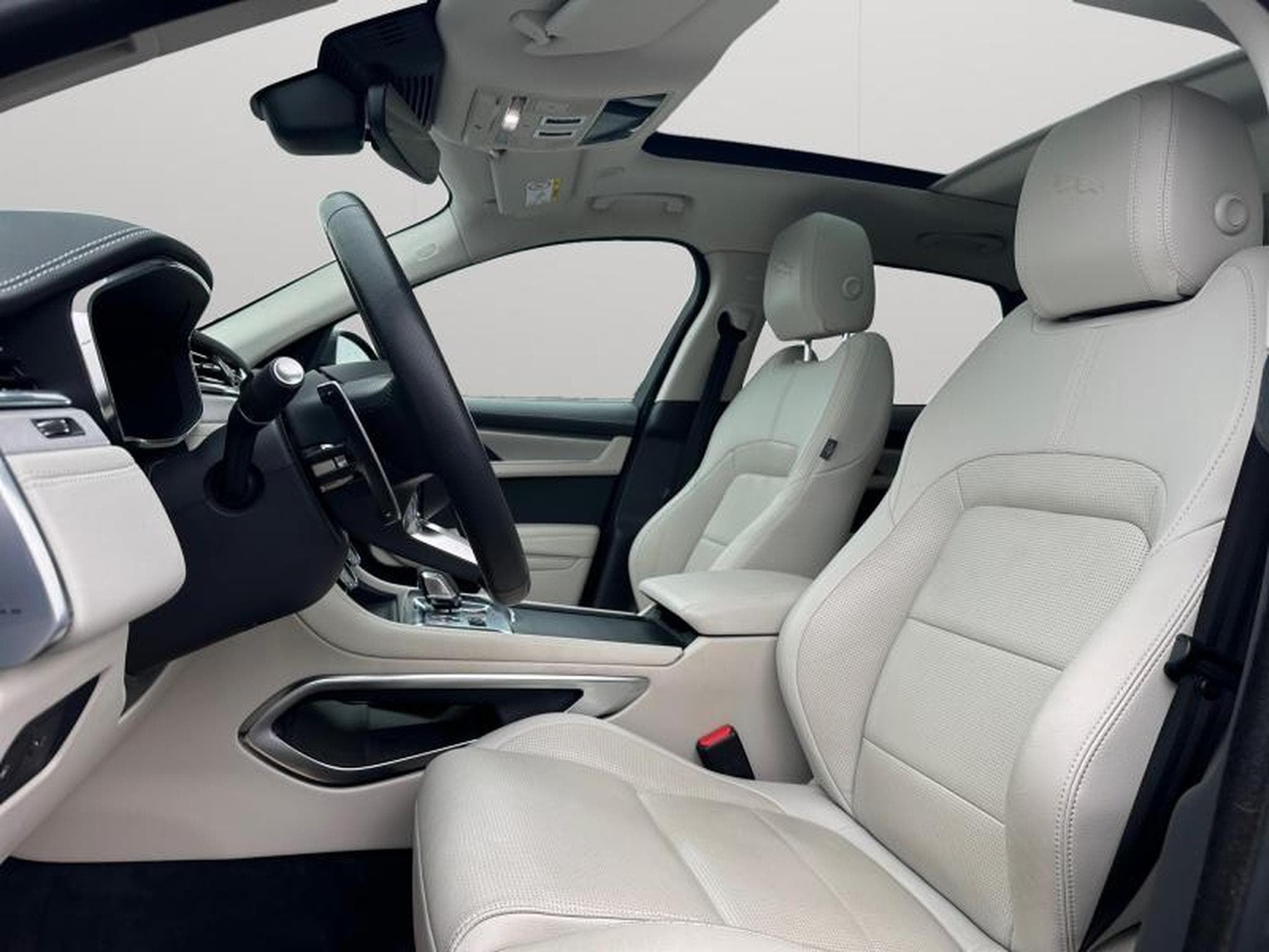 Jaguar F-Pace P400e AWD / Hybride (2022) - Foto 12