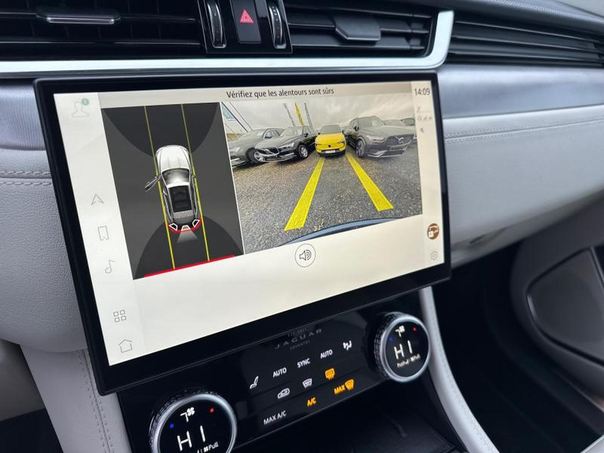 Jaguar F-Pace P400e AWD / Hybride (2022) - Foto 16