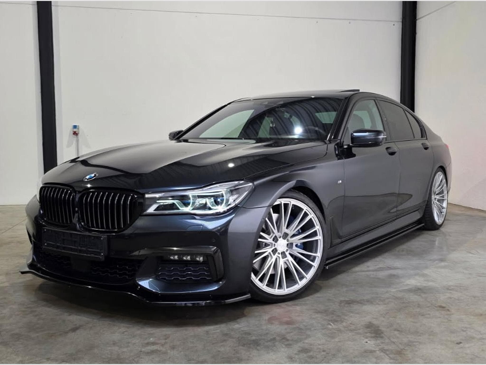 BMW 750 M750d (2017) - Foto 1