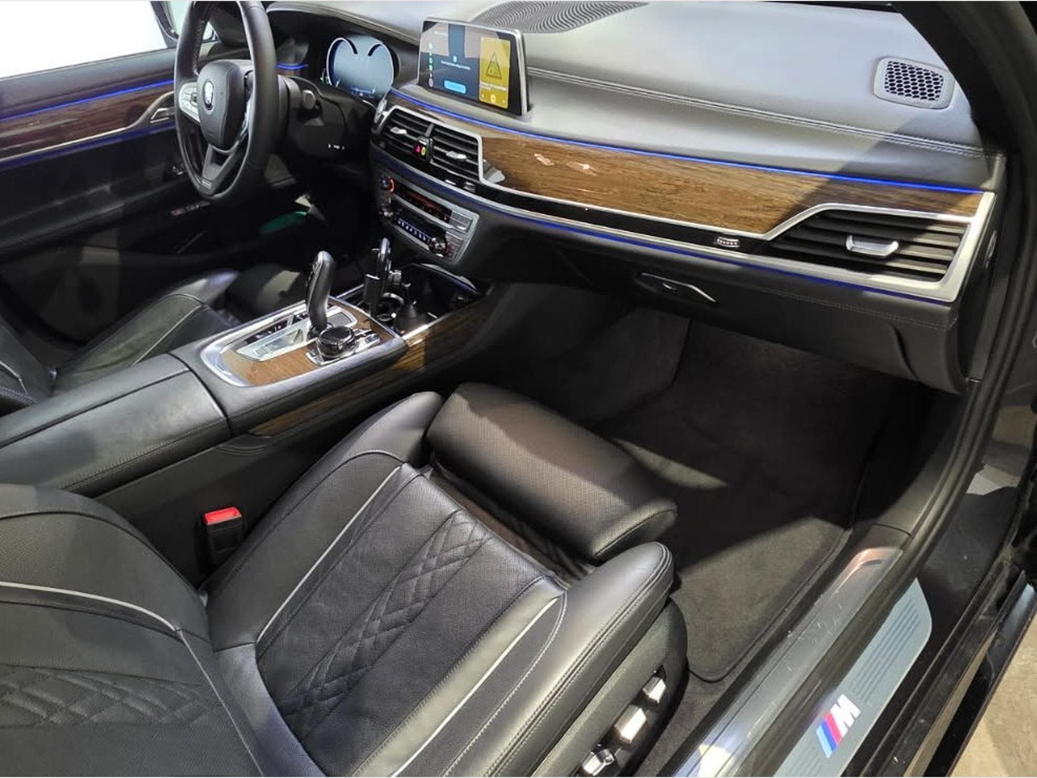 BMW 750 M750d (2017) - Foto 12