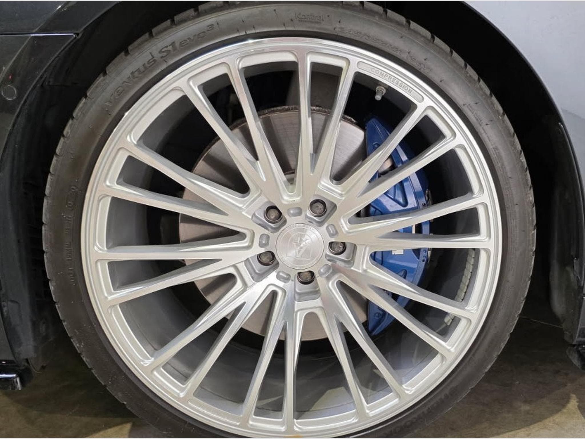 BMW 750 M750d (2017) - Foto 13