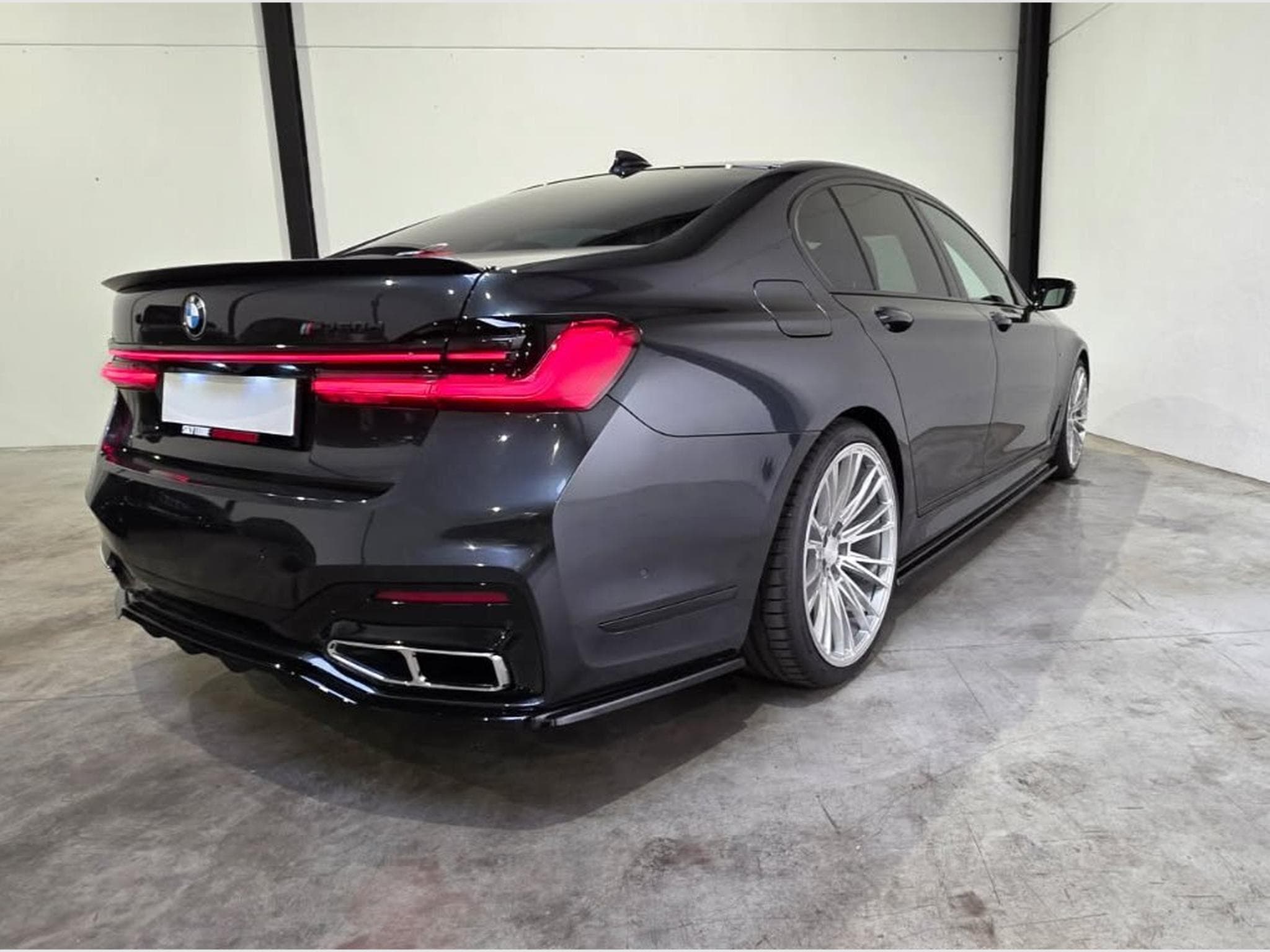 BMW 750 M750d (2017) - Foto 8