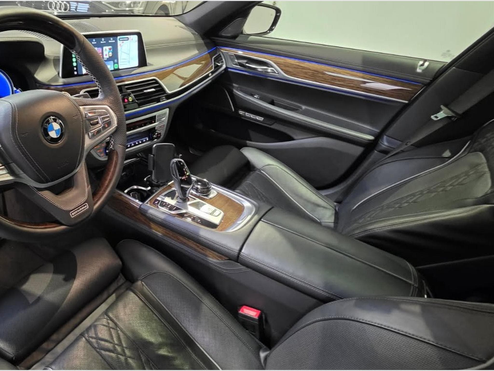 BMW 750 M750d (2017) - Foto 9