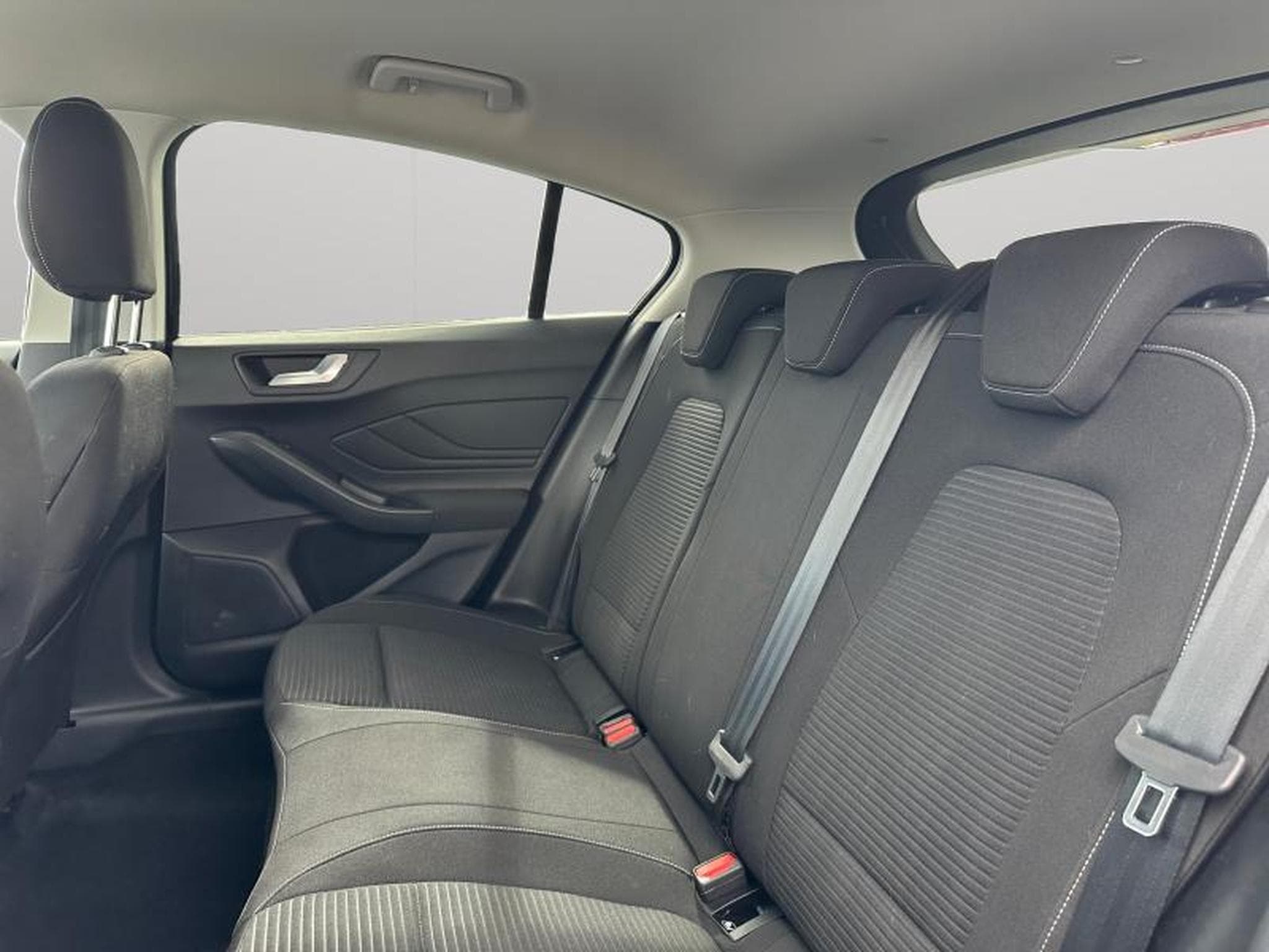 Ford Focus Titanium / Auto / Diesel (2024) - Photo 11