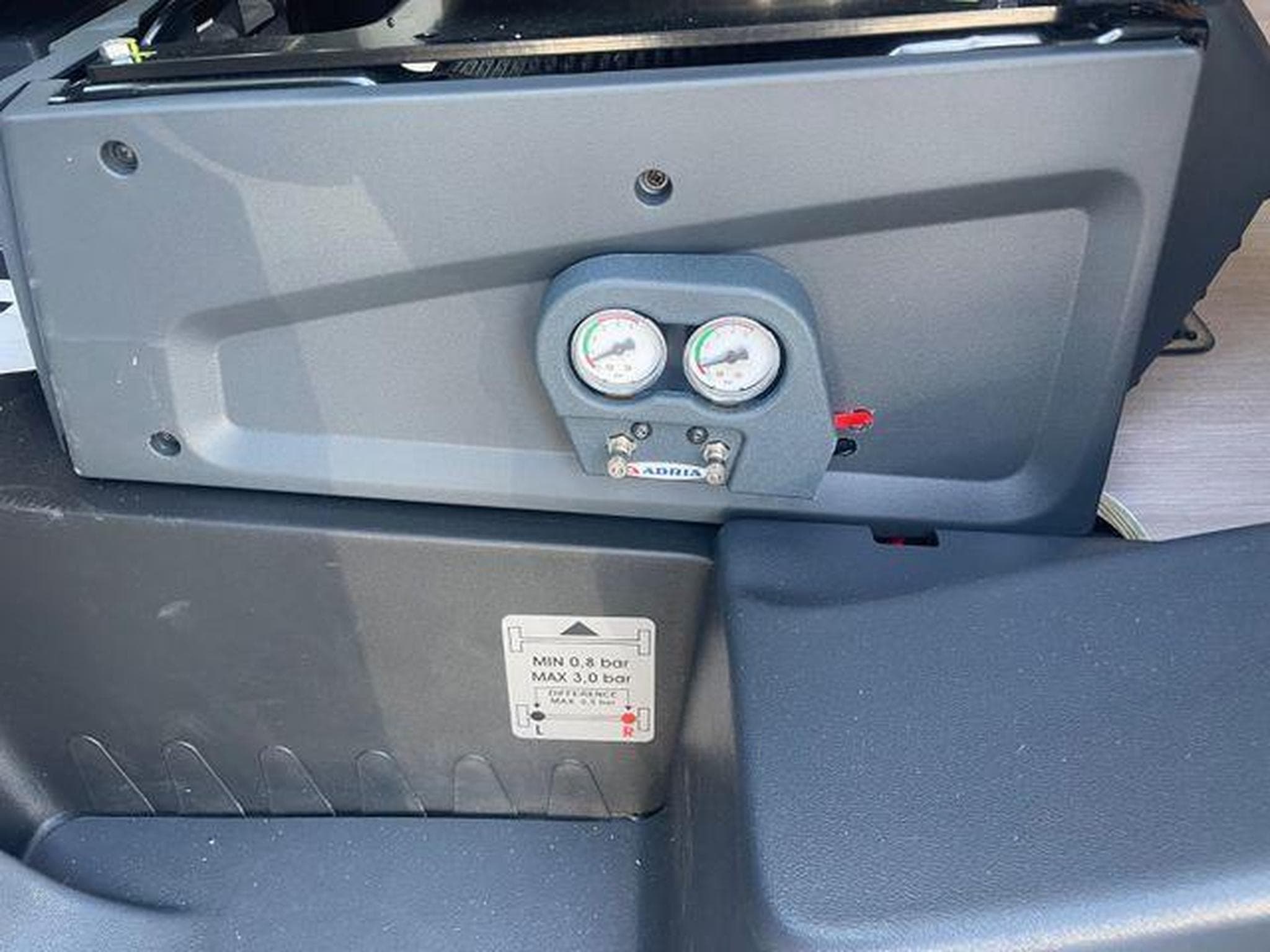 Adria Sonic Supreme 700 DL 180 PS Automatik (2025) - Photo 14