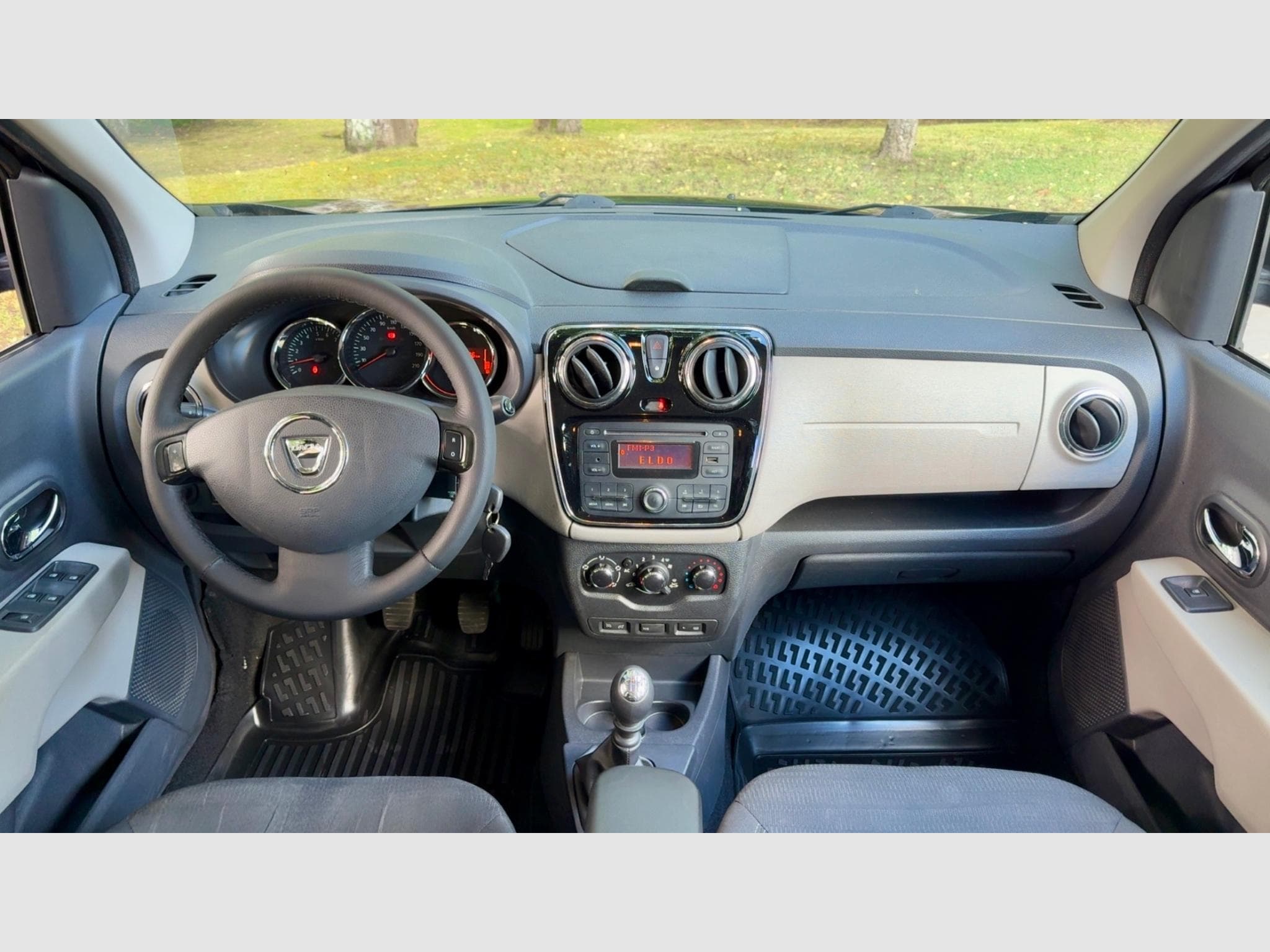 Dacia Lodgy 1.5 dci (2014) - Photo 6