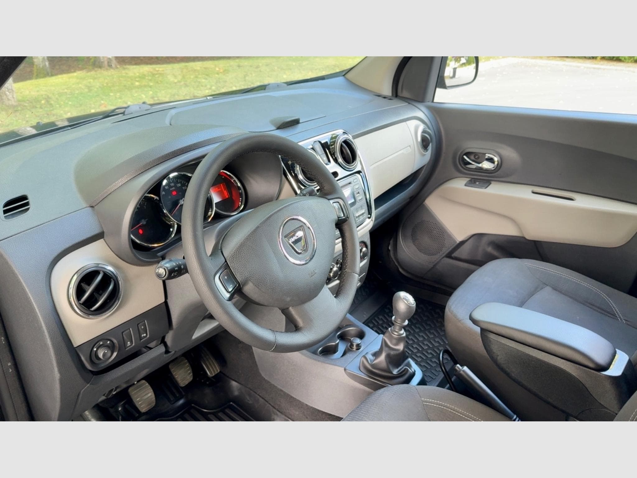 Dacia Lodgy 1.5 dci (2014) - Photo 7