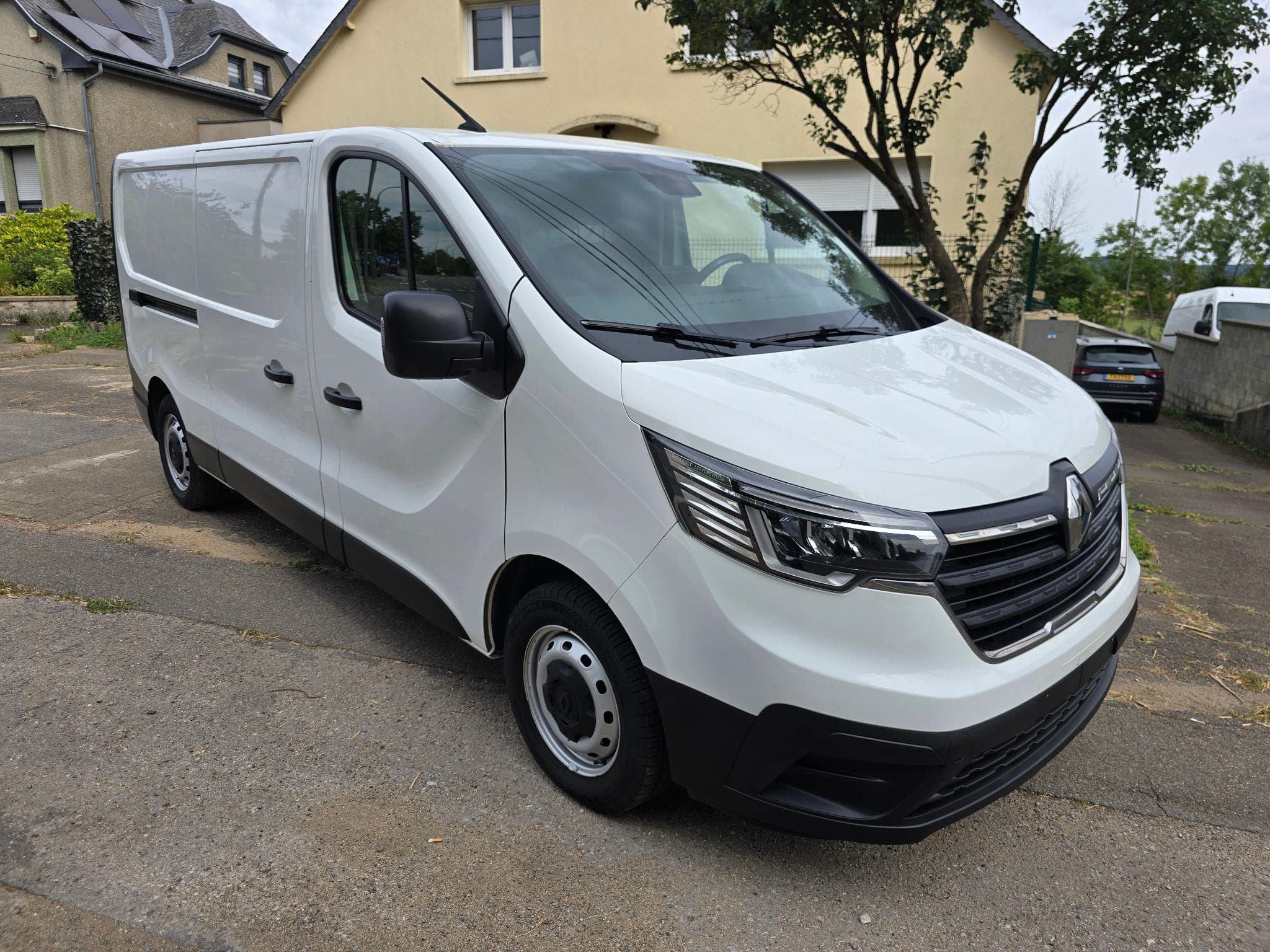 Renault Trafic gd confort New mod 130 cv L2 H1 15990 euro HTVA (2022) - Photo 3