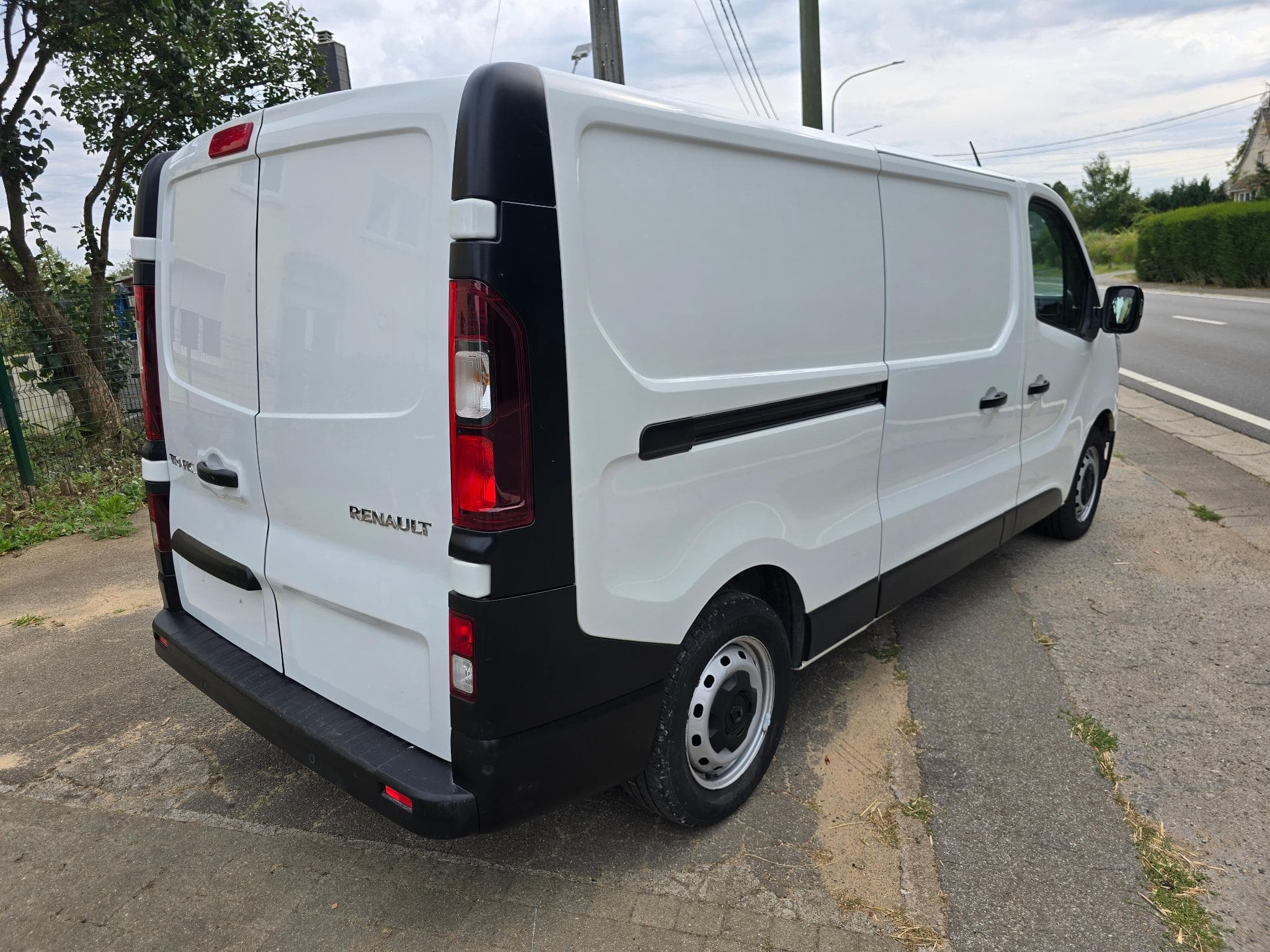 Renault Trafic gd confort New mod 130 cv L2 H1 15990 euro HTVA (2022) - Photo 4