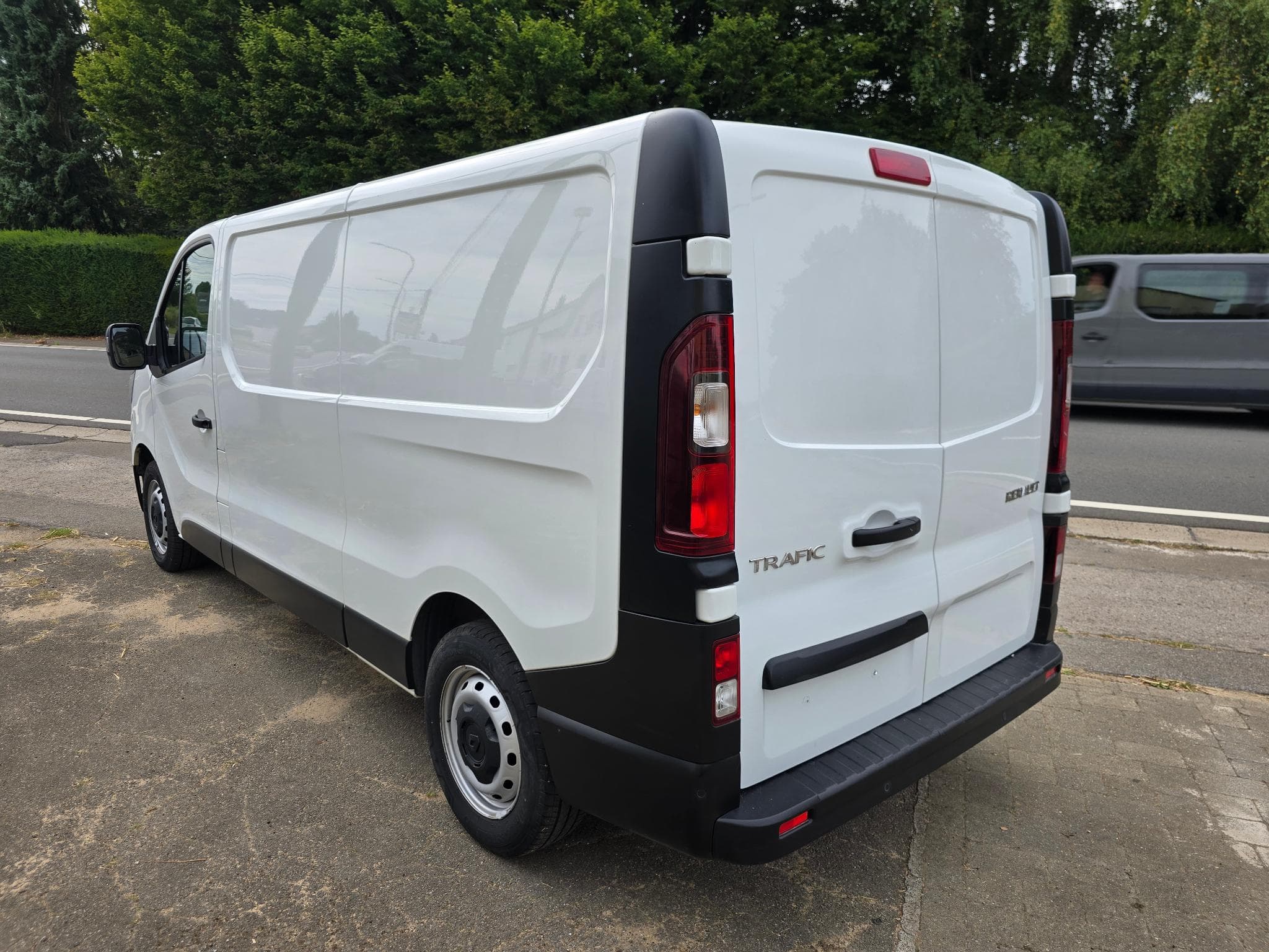 Renault Trafic gd confort New mod 130 cv L2 H1 15990 euro HTVA (2022) - Photo 6
