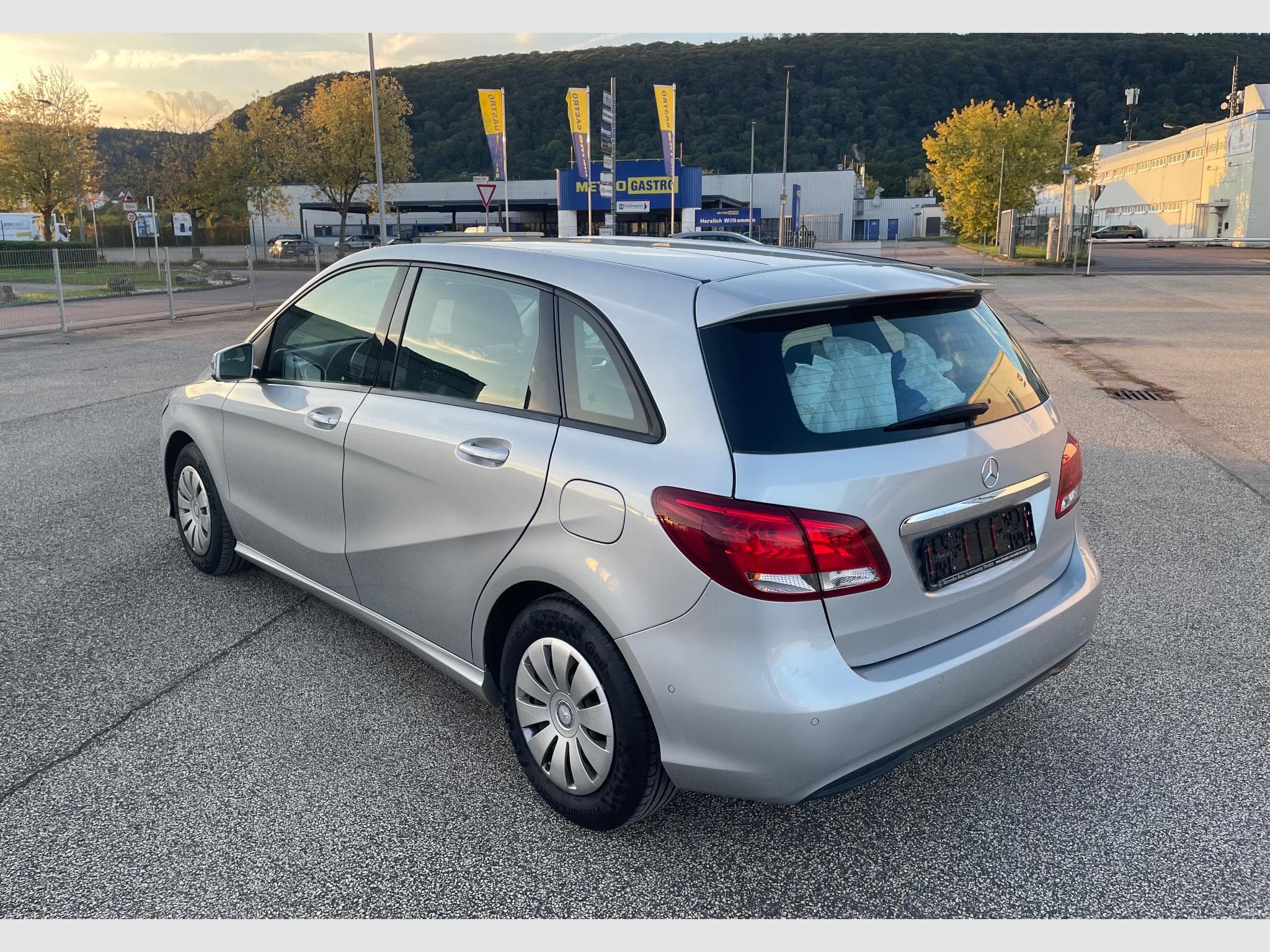 Mercedes B 180 B180 1.6/NAV/PDC/Top condition (2015) - Foto 3