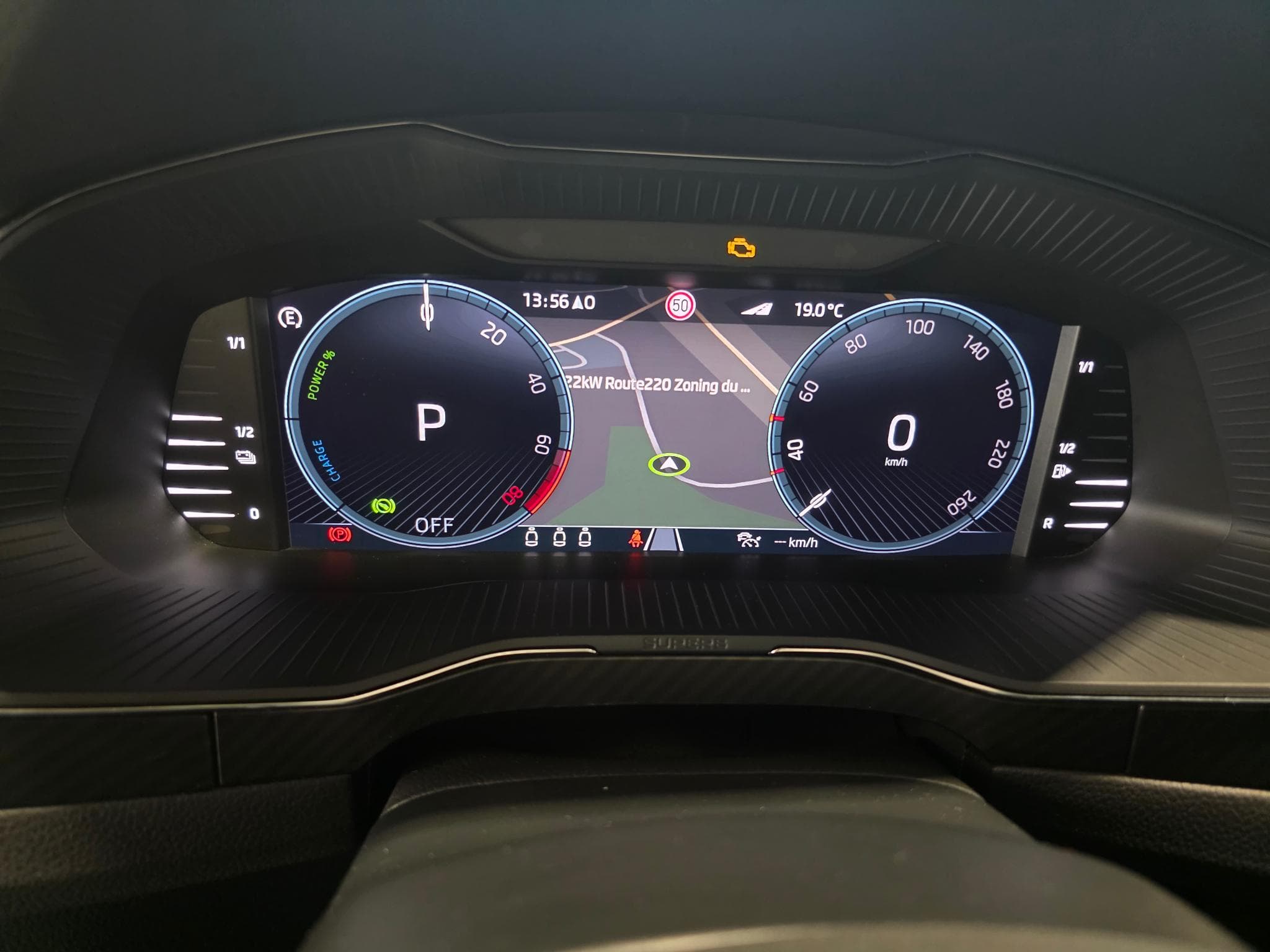 Skoda Superb 1.4 PHEV IV Sportline (2026) - Photo 8