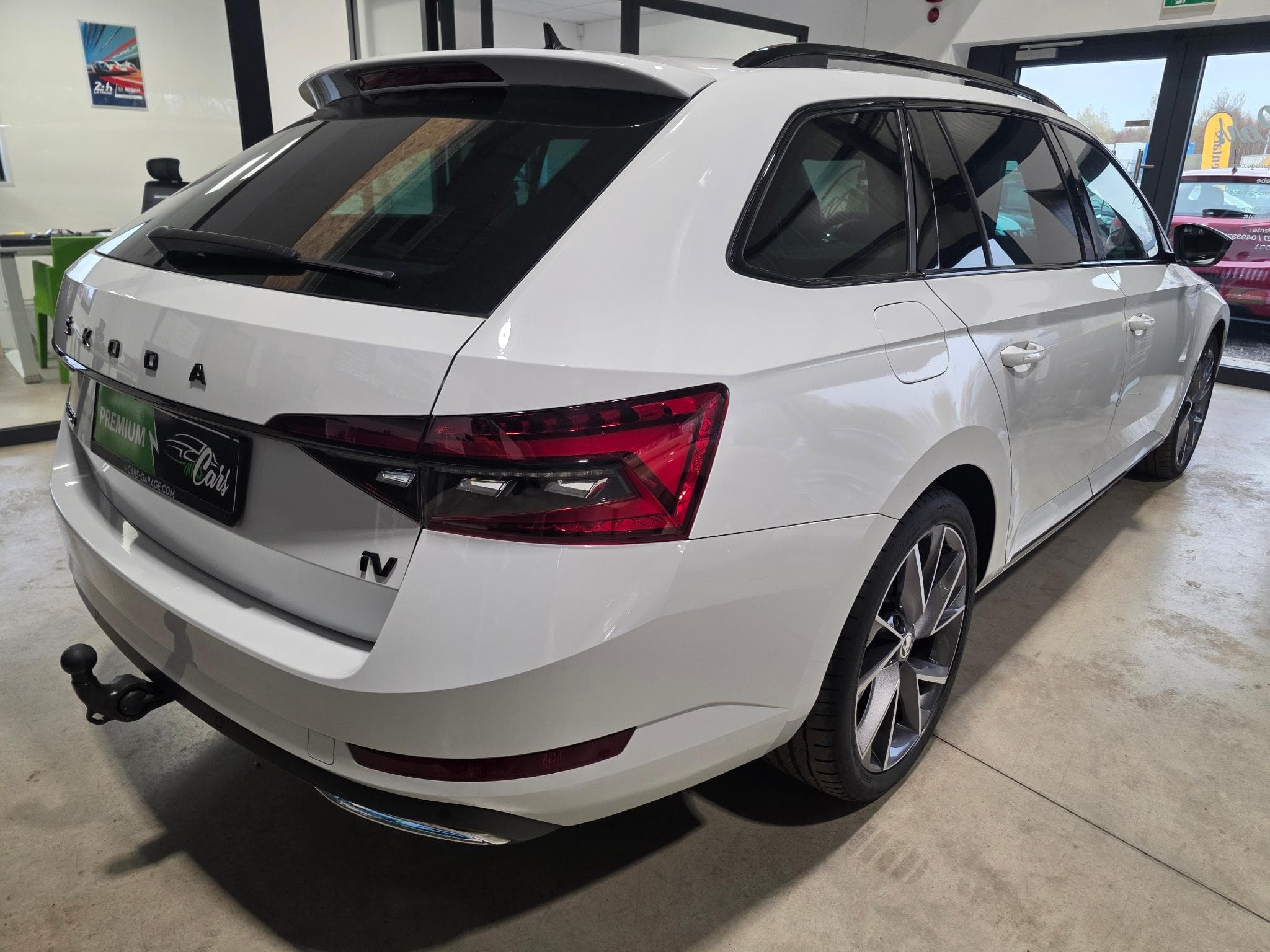 Skoda Superb 1.4 PHEV IV Sportline (2026) - Photo 3
