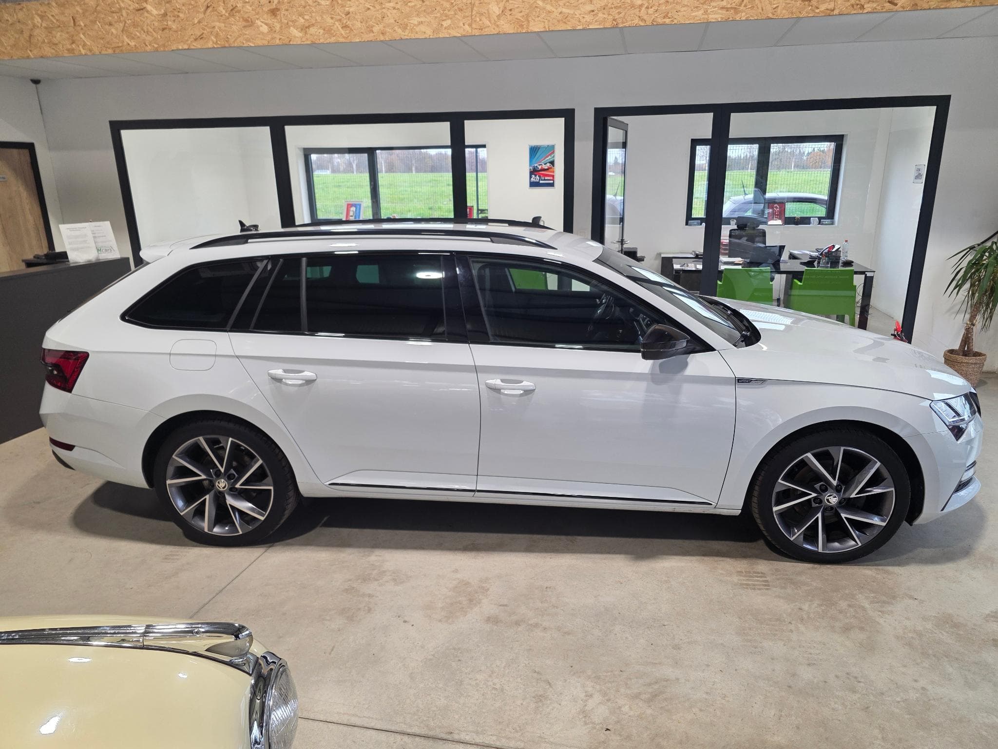 Skoda Superb 1.4 PHEV IV Sportline (2026) - Photo 6