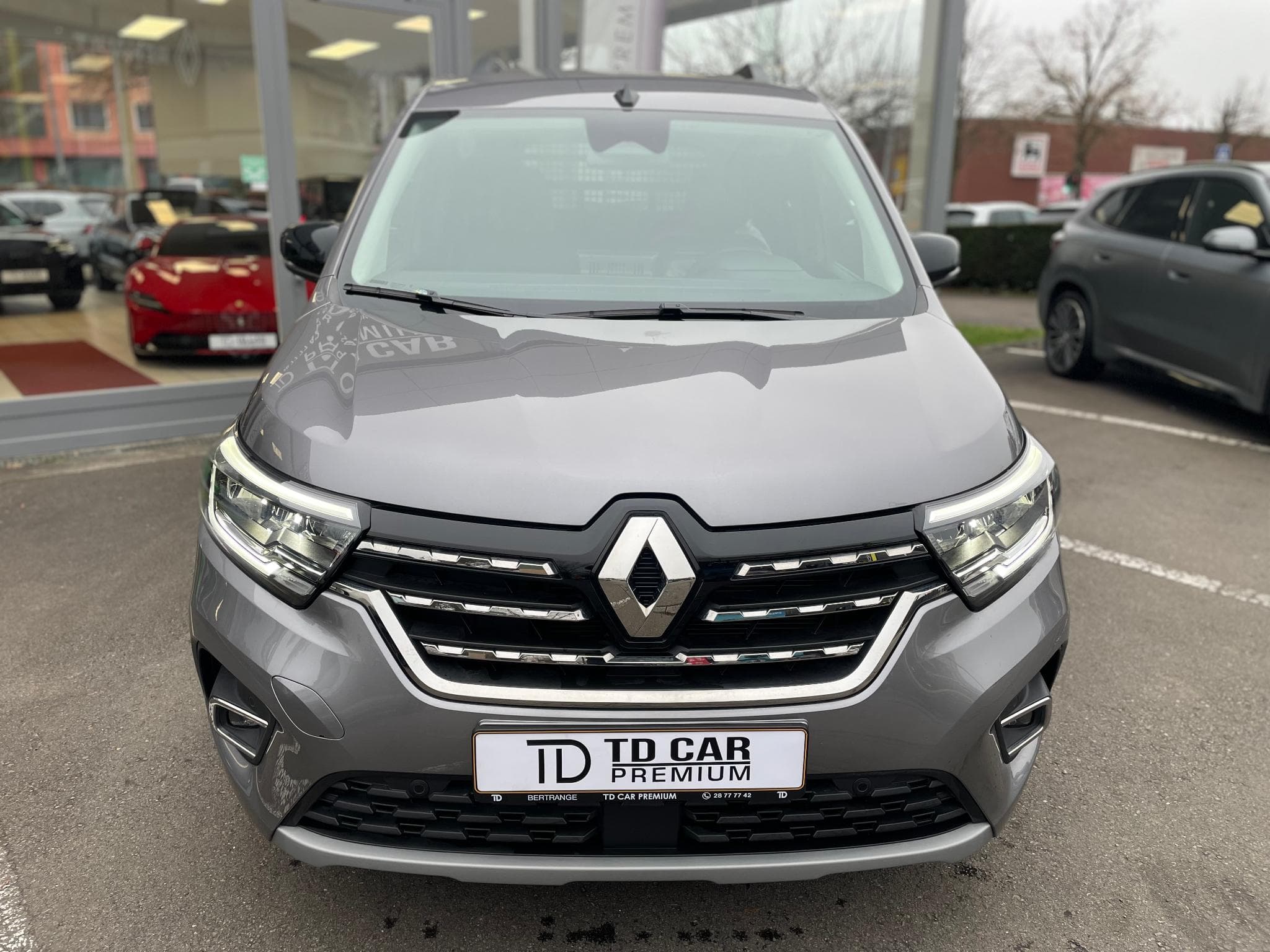 Renault Kangoo 1.3 TCE 131 Auto (2026) - Foto 2