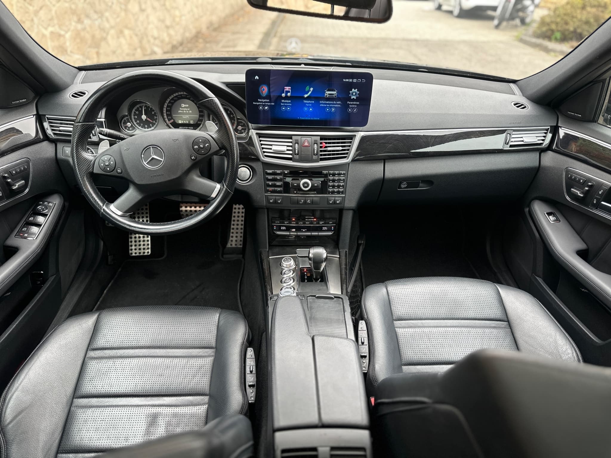 Mercedes E 63 AMG Speedshif 7G-MCT +Pannorama (2010) - Photo 3