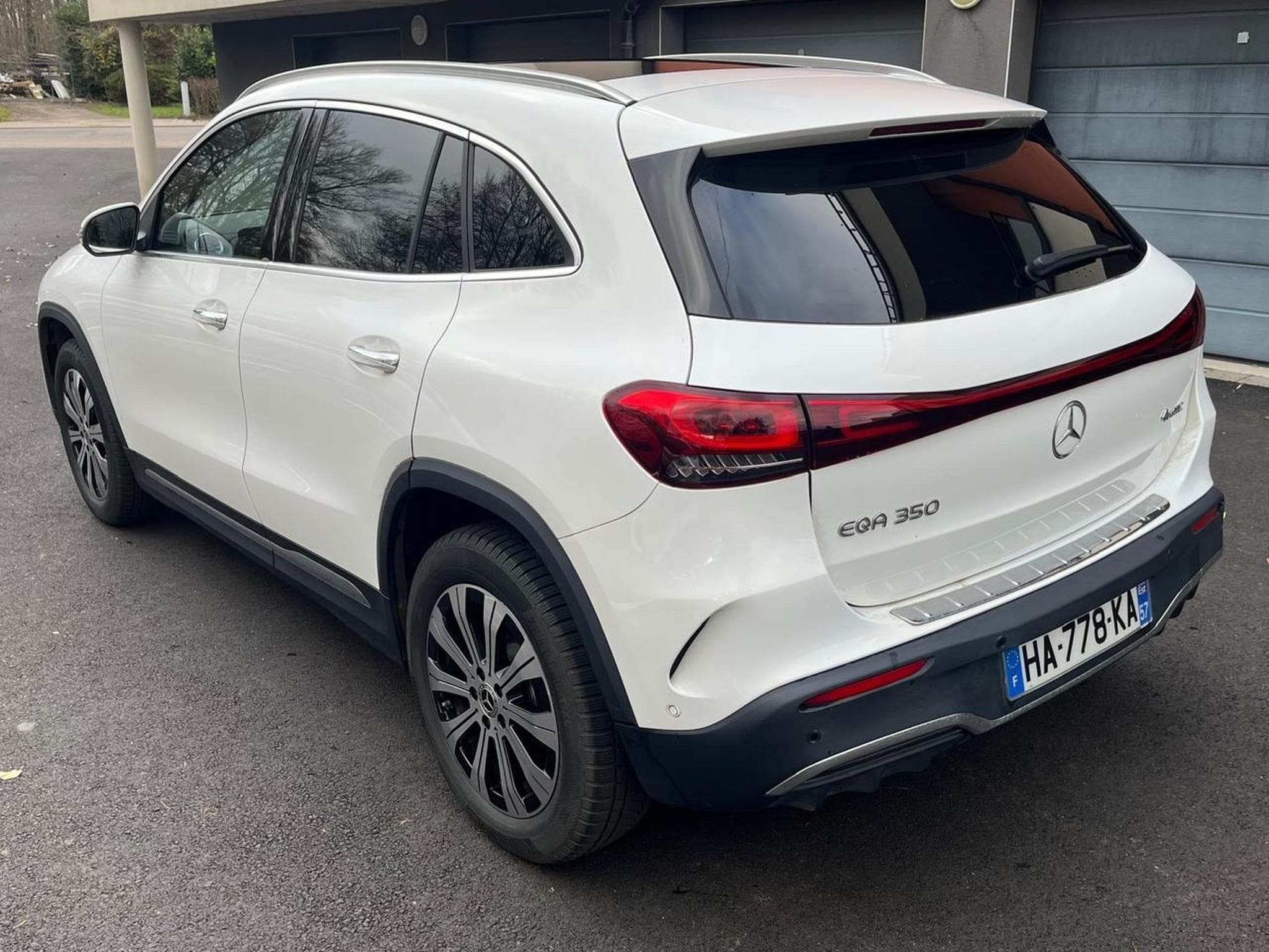 Mercedes EQA 350 4 MATIC (2023) - Photo 2