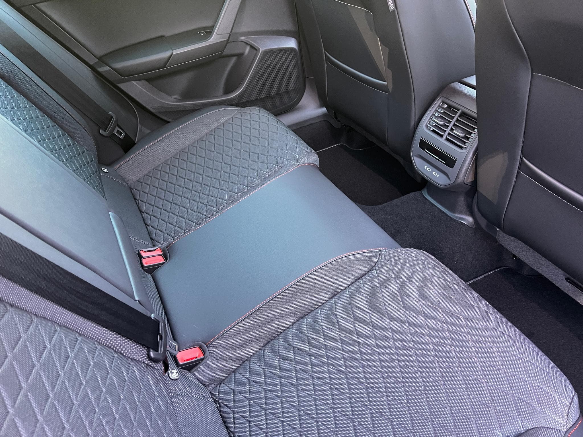 Seat Leon Sportstourer FR 1.5TSI 150 DSG7 (2025) - Foto 4