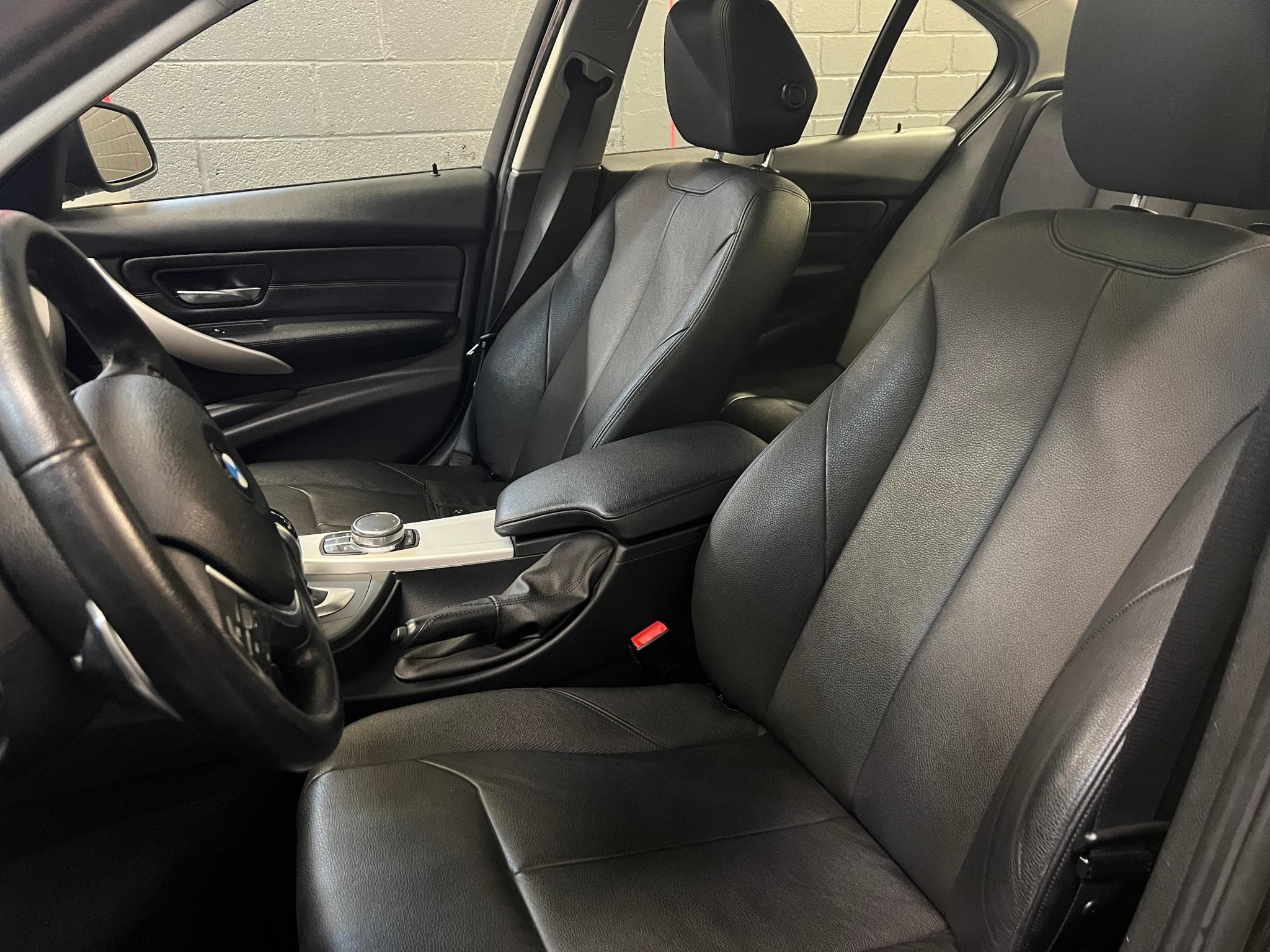 BMW 320 i (2016) - Photo 3