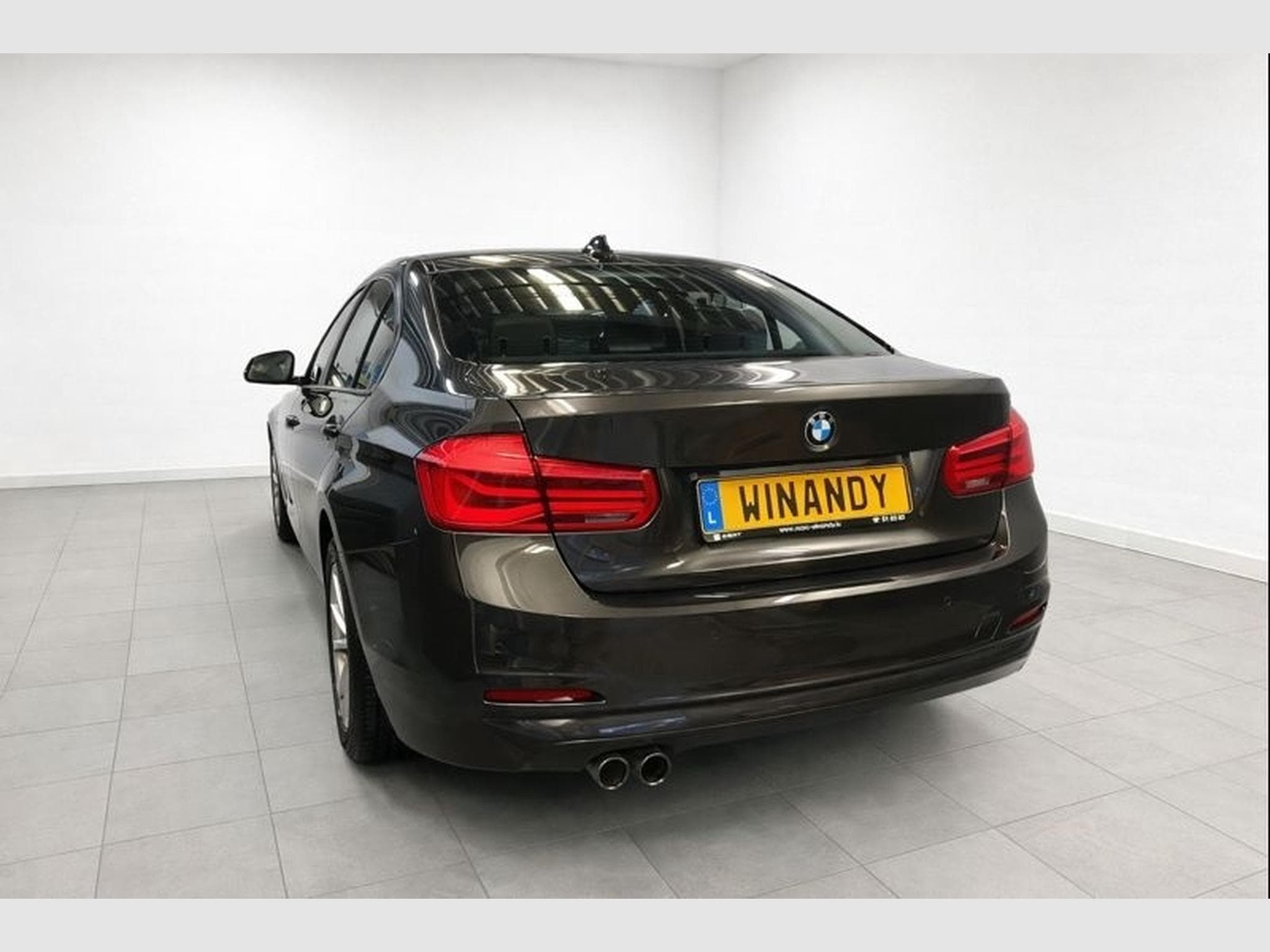 BMW 320 i (2016) - Photo 2