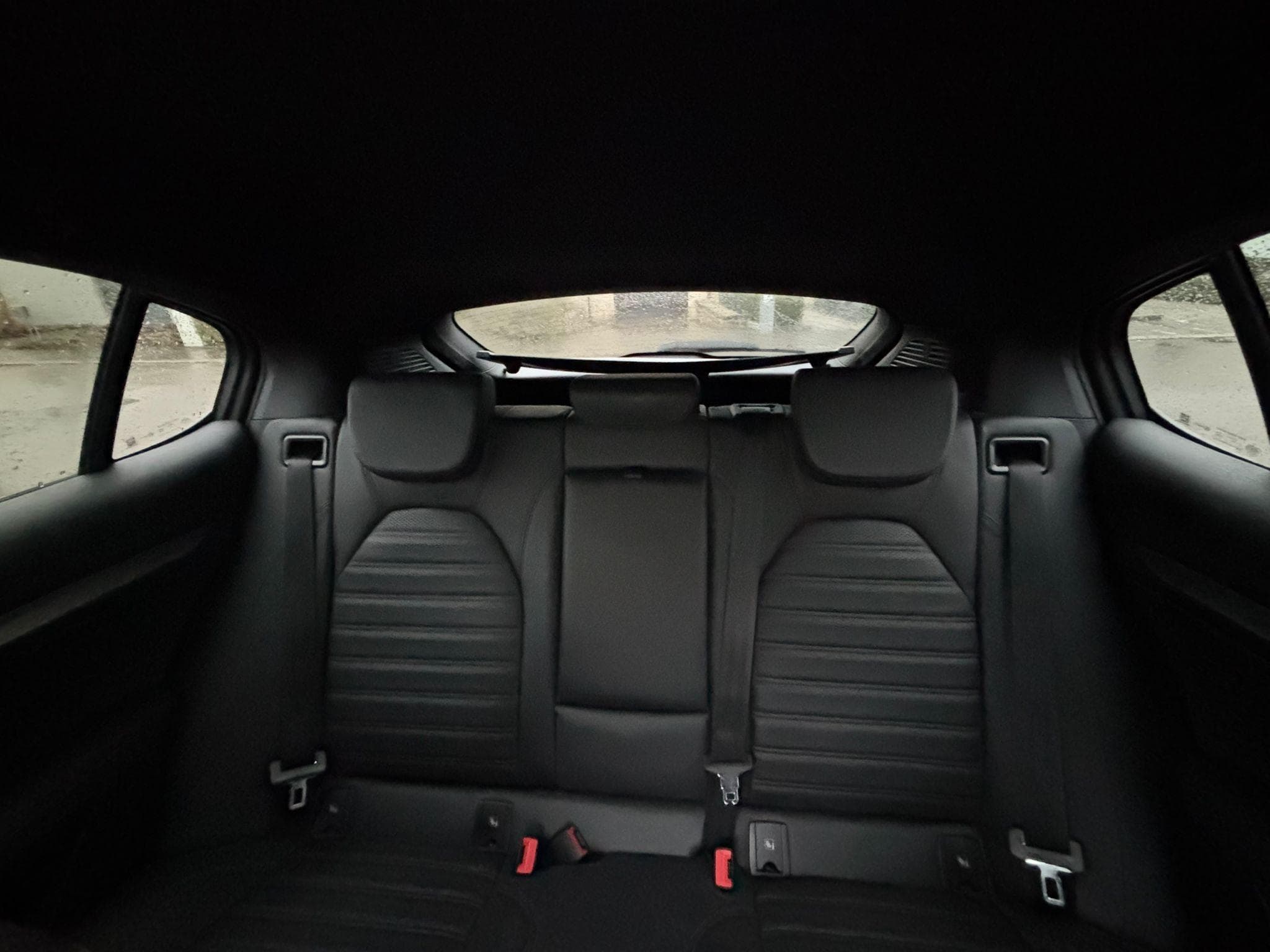 Alfa-Romeo Stelvio Veloce (2022) - Photo 12