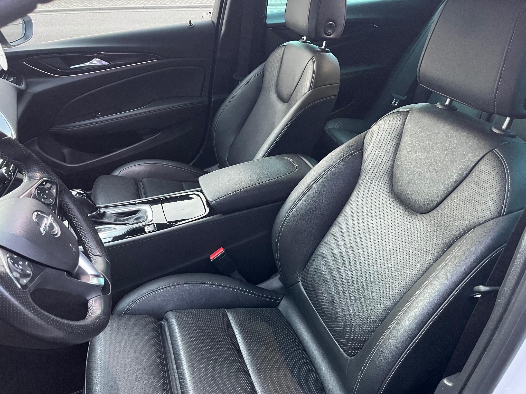 Opel Insignia 1.5D GrandSport (2020) - Photo 14