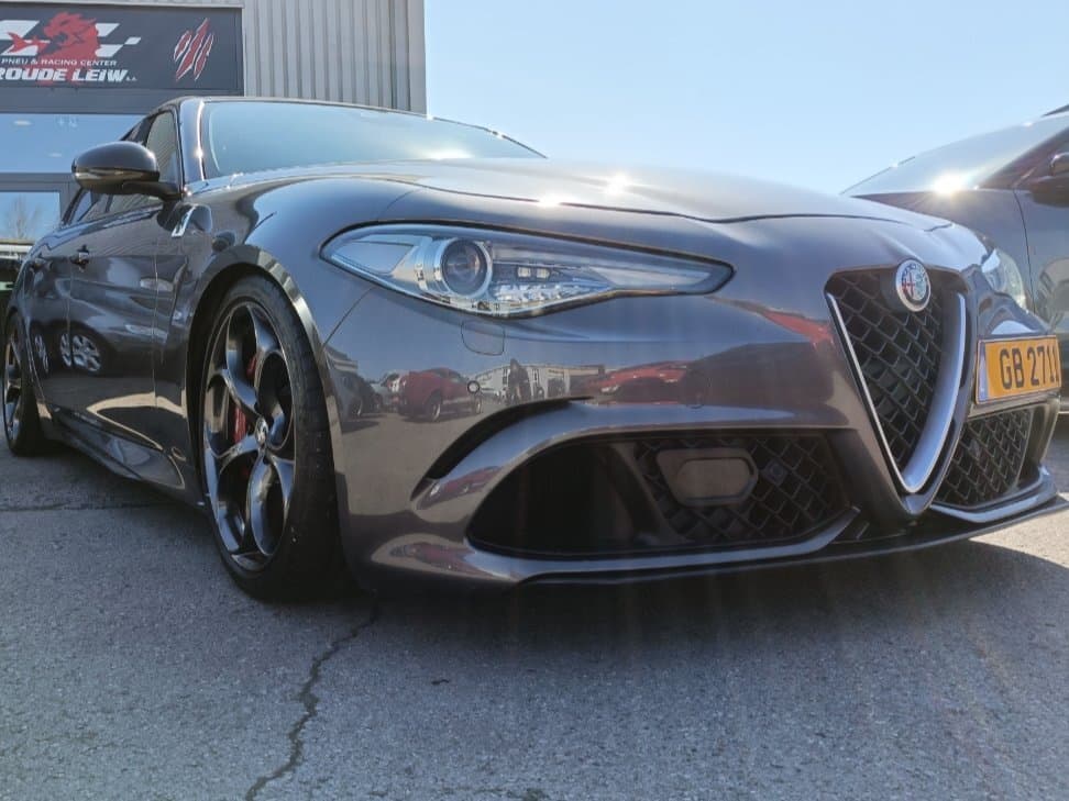 Alfa-Romeo Giulia GIULIA QV (2017) - Foto 2