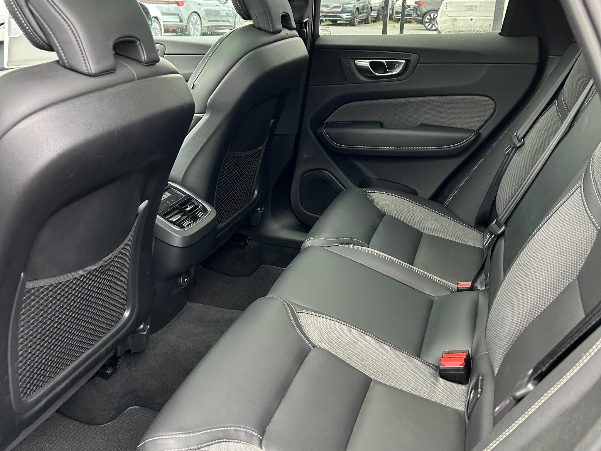 Volvo XC60 Black Edition (2022) - Foto 6