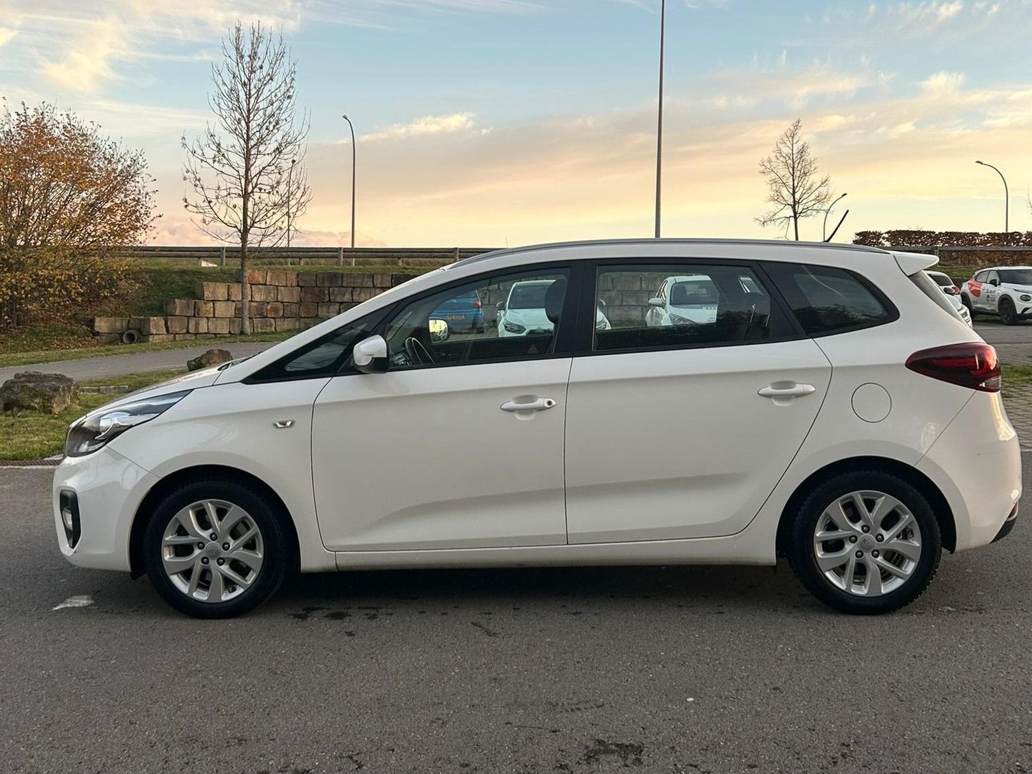 Kia Carens 1.6 GDI (2018) - Foto 1