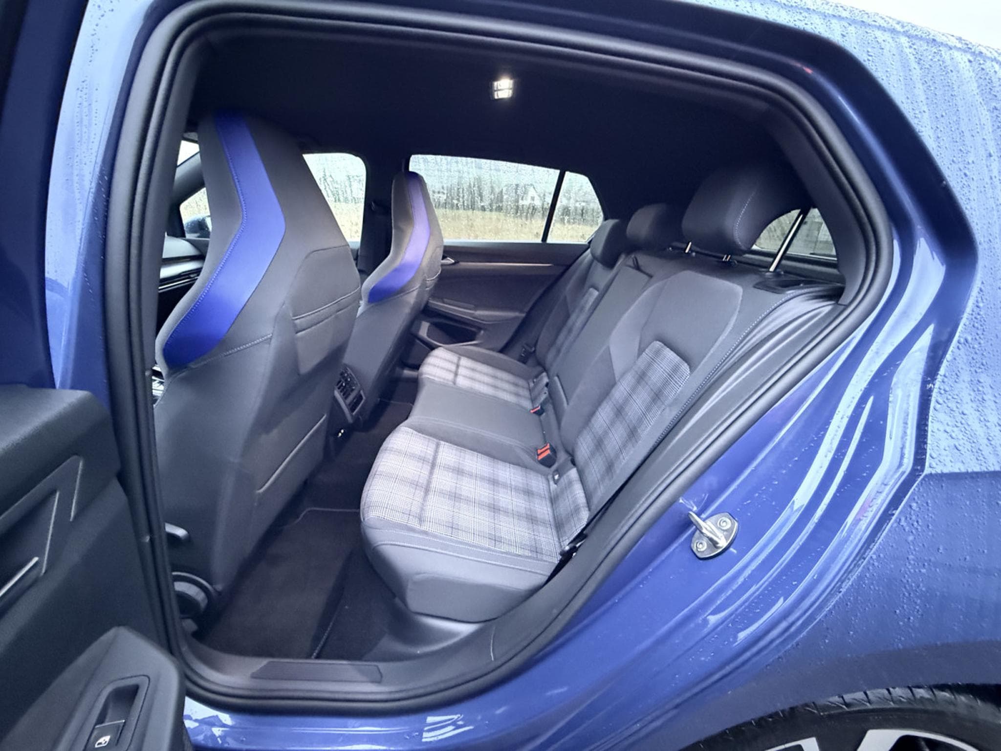 VW Golf GTE 1.5 eHybrid 130 kW / 177 CV Boîte à double embrayage 6 v (2025) - Foto 6