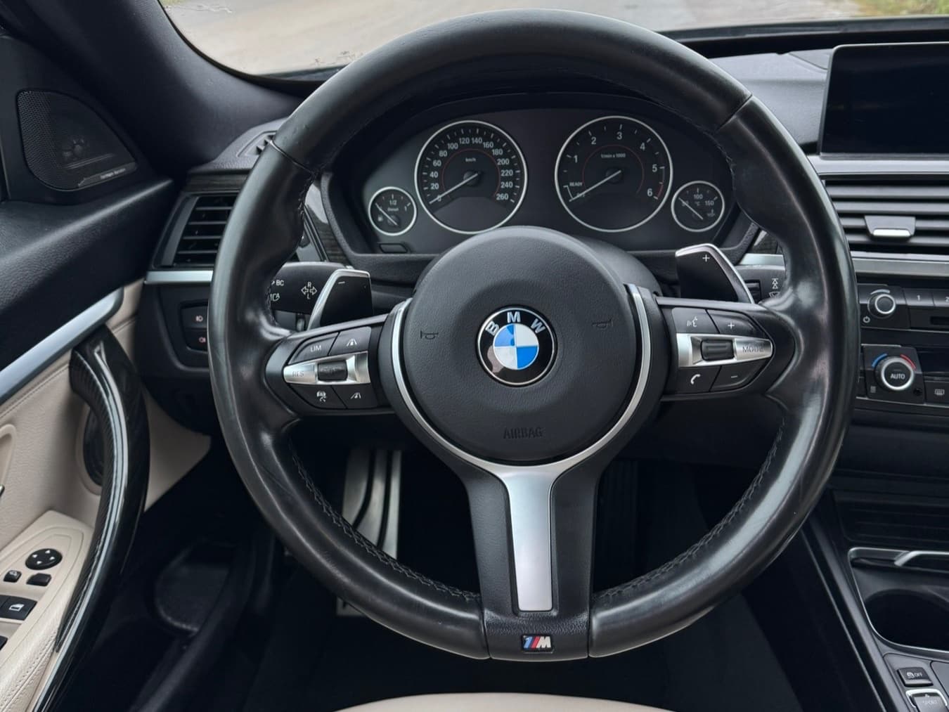 BMW 330 Gran Turismo M sport (2016) - Photo 2