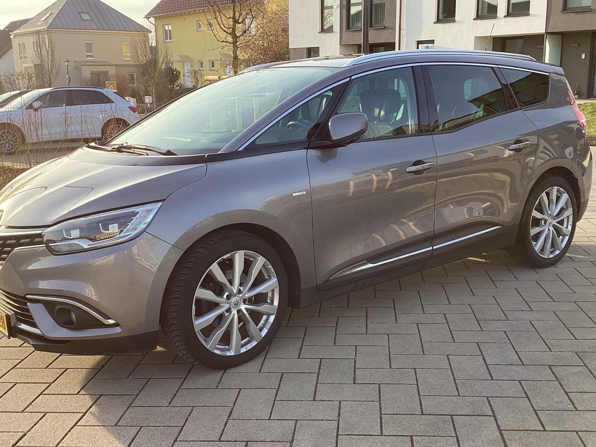 Renault Grand Scenic Bose Edition Energy dCi 130 (2019) - Foto 2