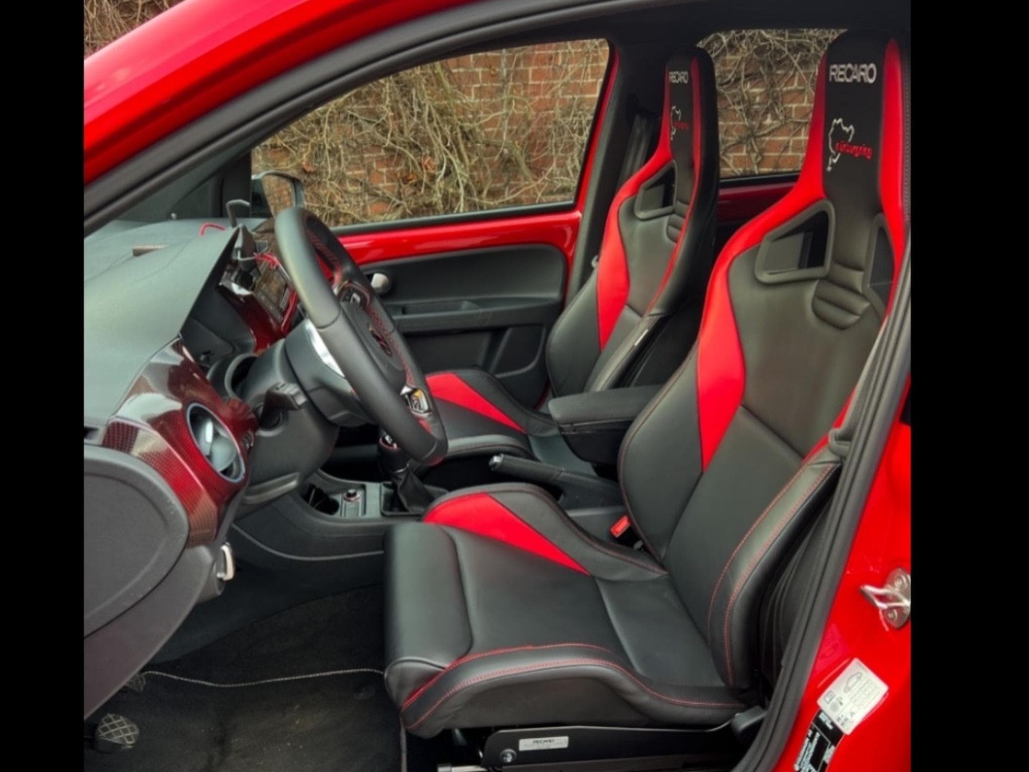 VW UP GTI Recaro Sportster CS Milltek ST X (2021) - Photo 1